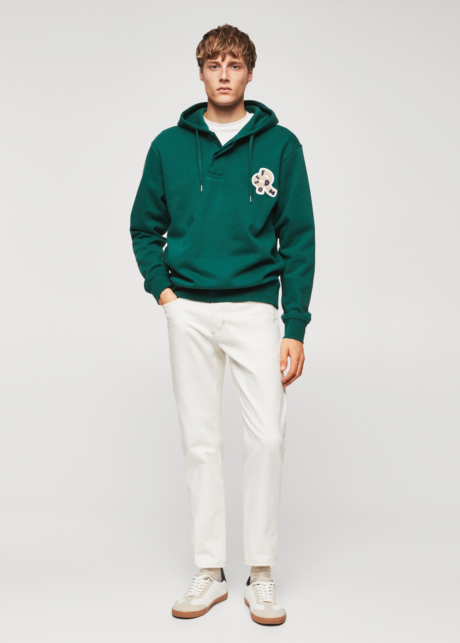 Sweatshirt de capuz com bordado - Plano geral