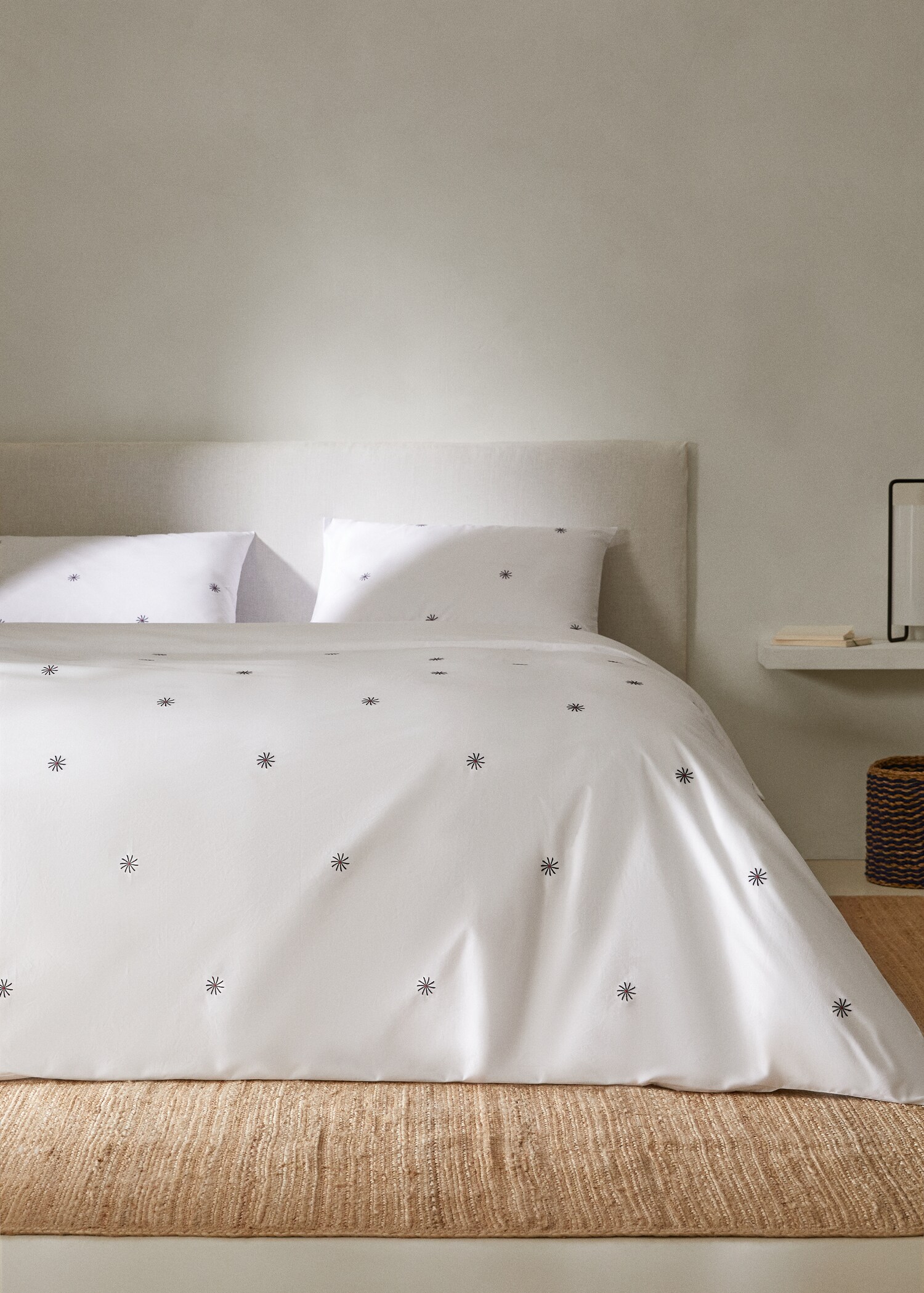 Embroidered duvet cover Superking bed - General plane
