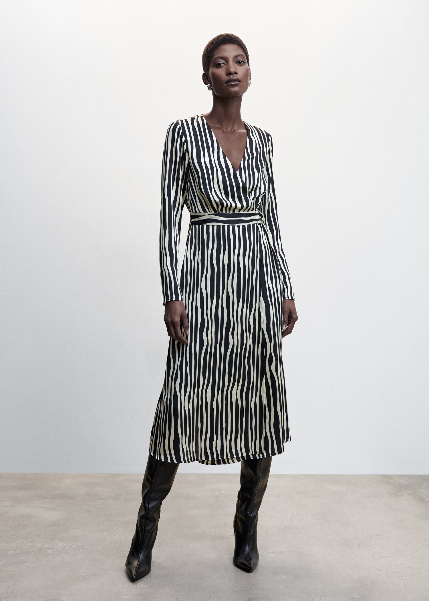 Vestido midi rayas - Plano general