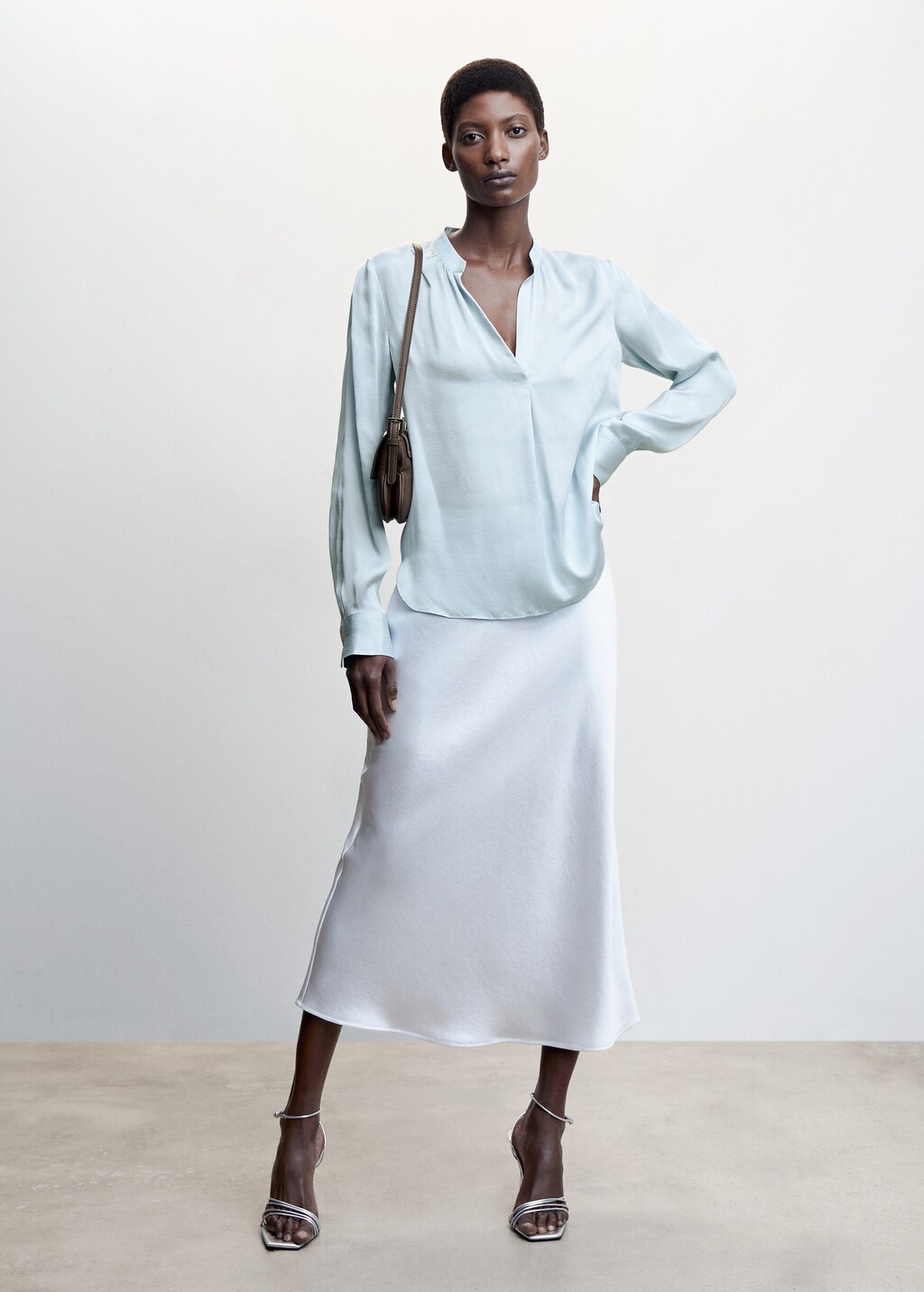 Blouse satinee col mao Femme MANGO Nouvelle Caledonie