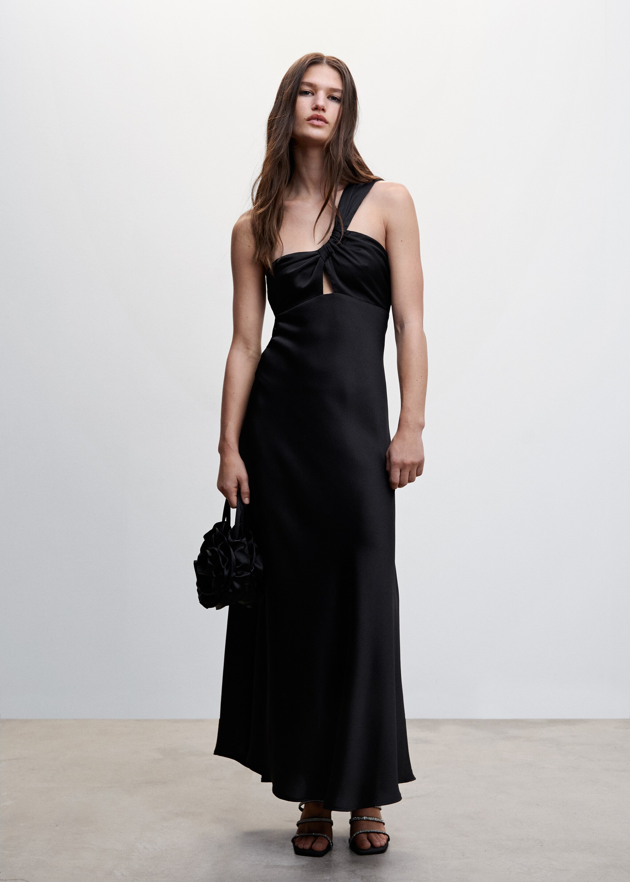 Φόρεμα μαύρο σατέν ασύμμετρο - Γενικό πλάνο
