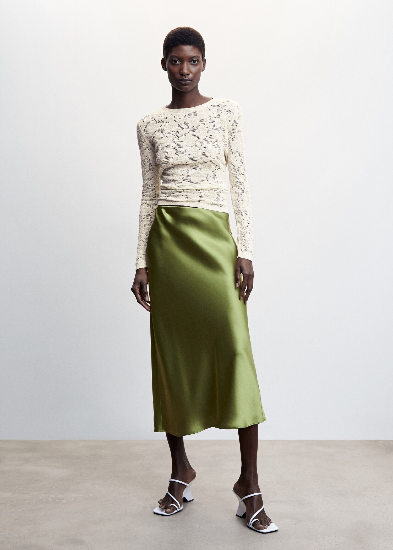 Floral openwork knitted top - General plane