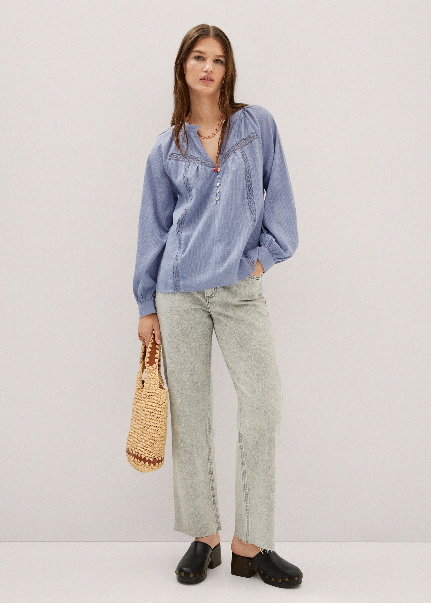 Blusa plumeti bordado - Plano general