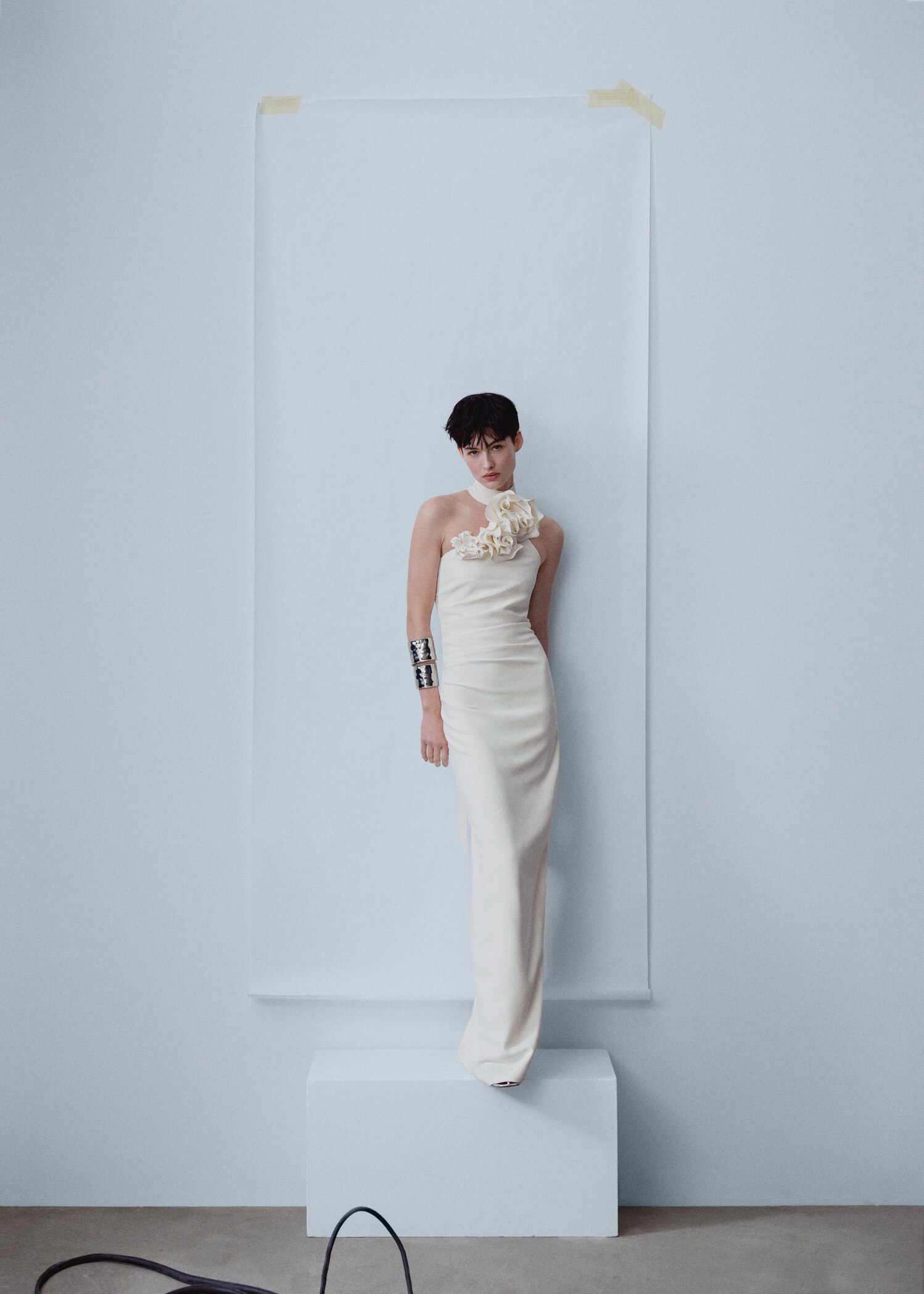 Maxi flower dress with opening - General plane