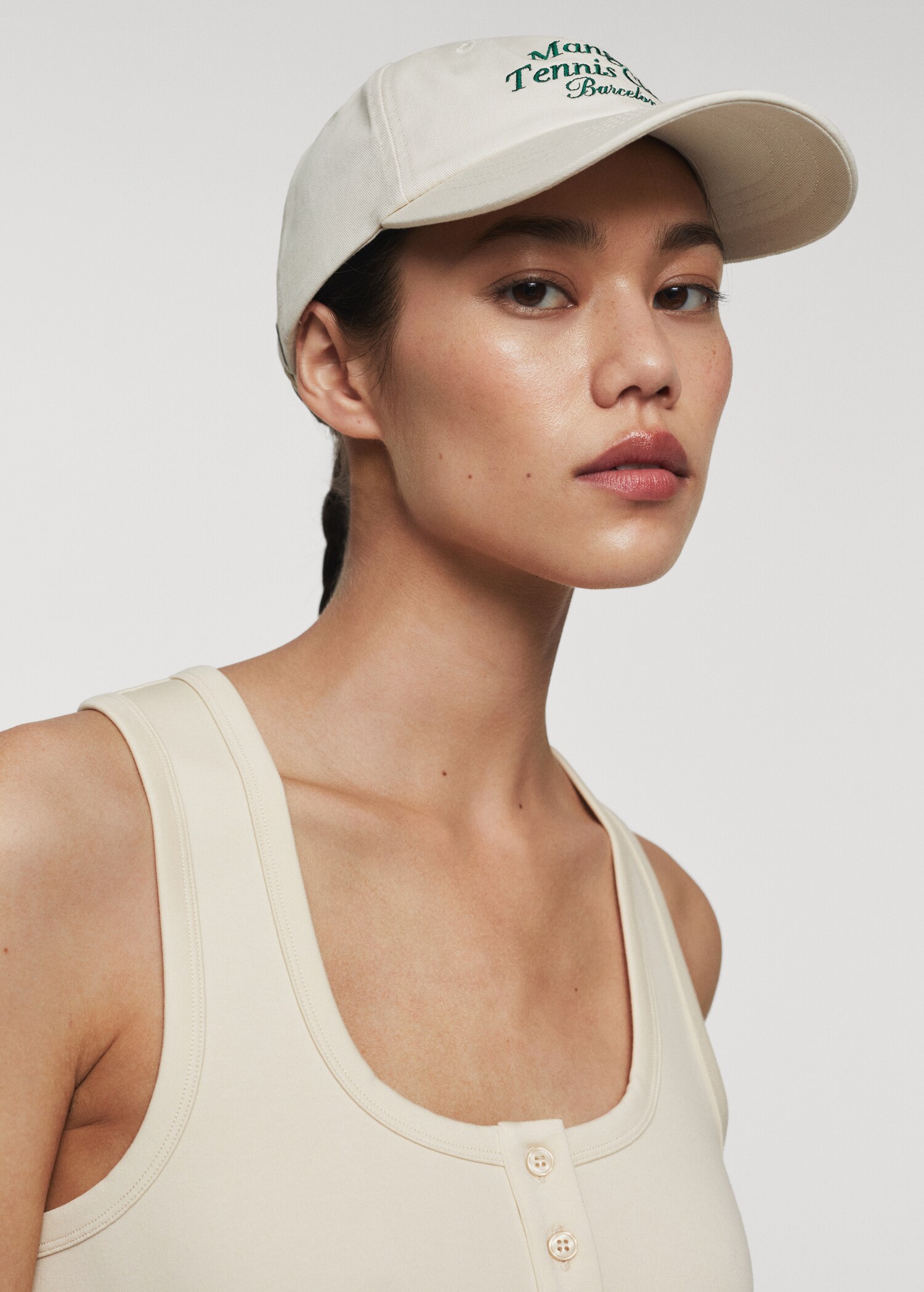 Embroidered detail cap - General plane