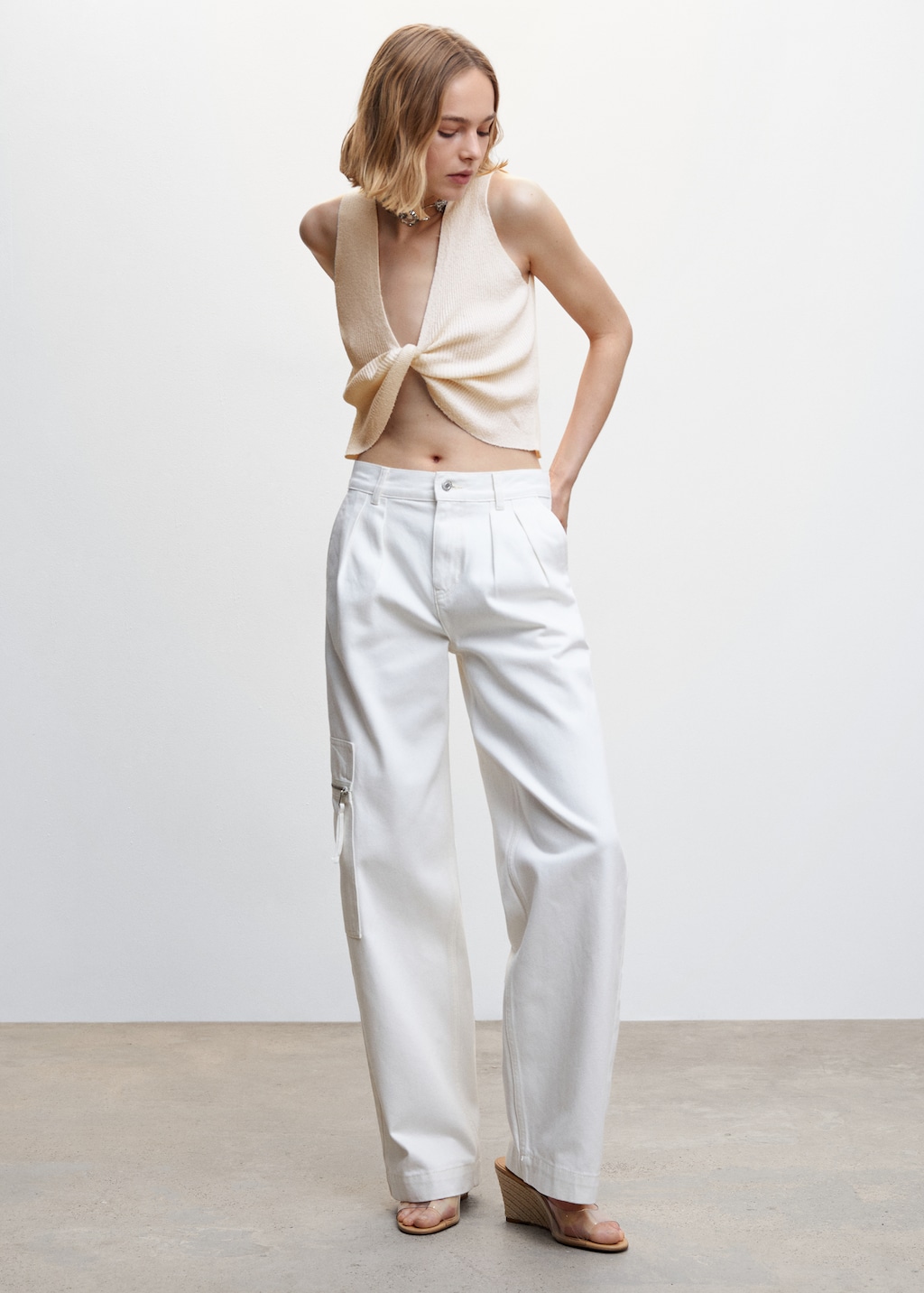 Knitted top with knot detail