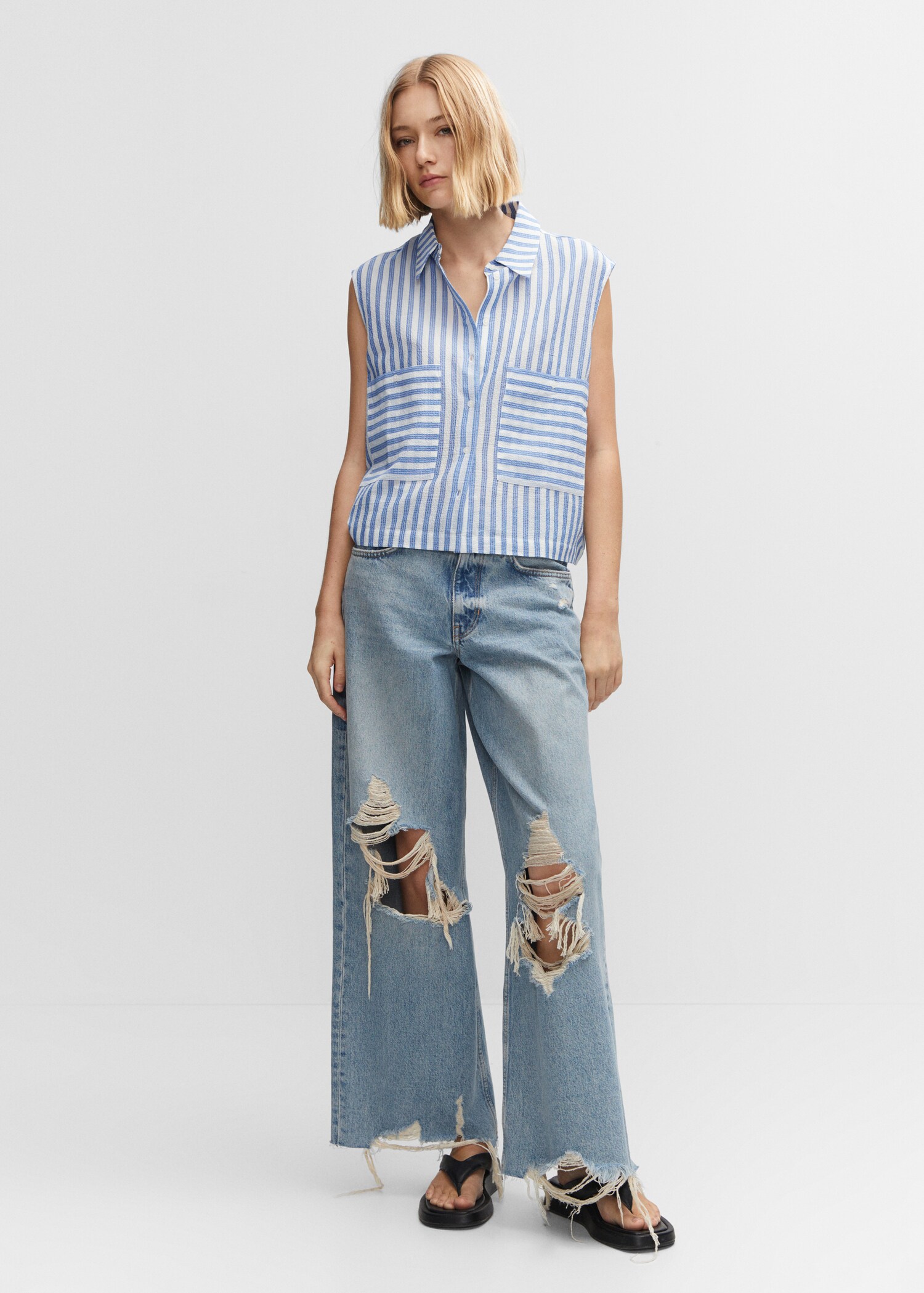 Sleeveless printed shirt - General plane