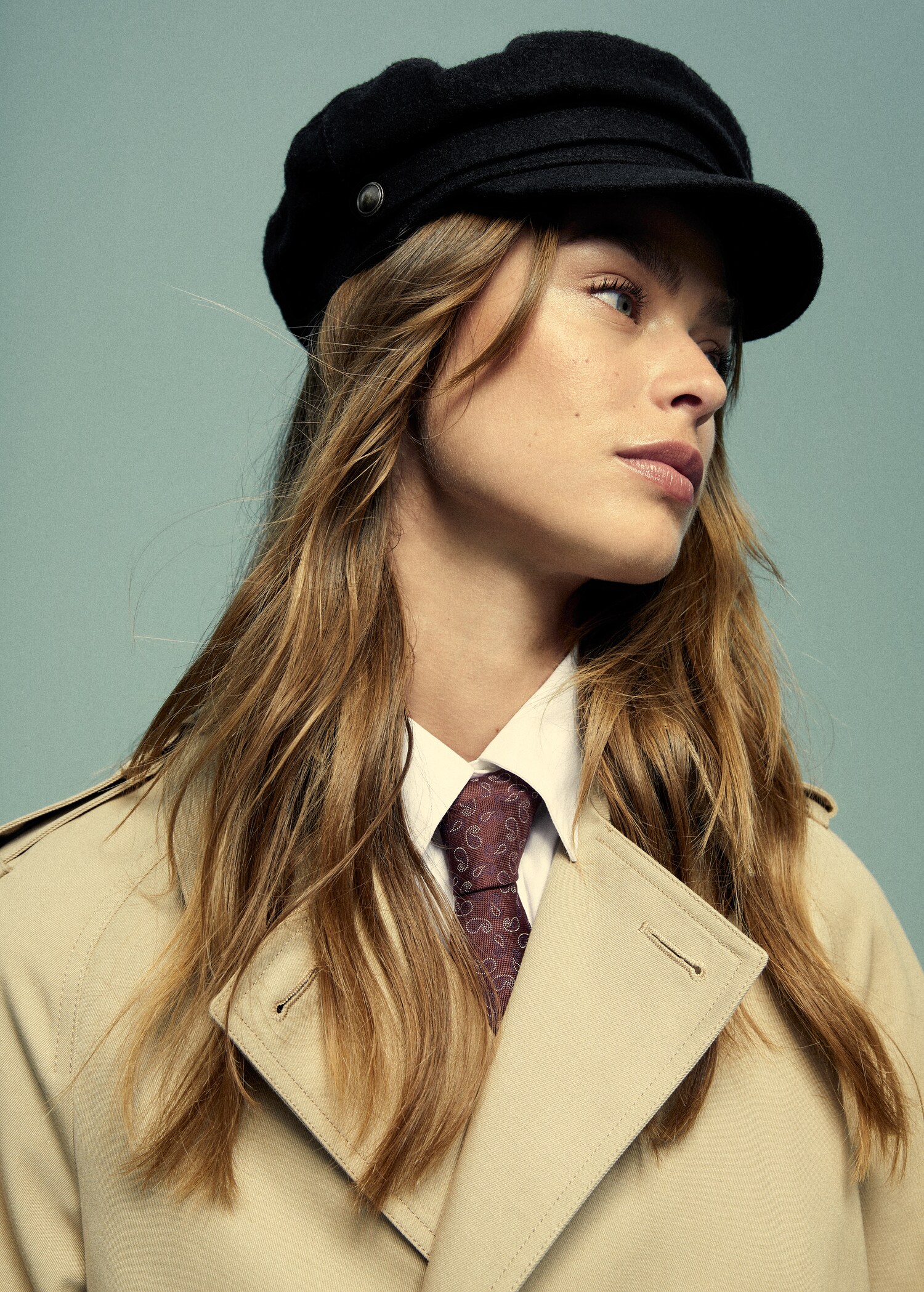 Wool cap with visor - General plane