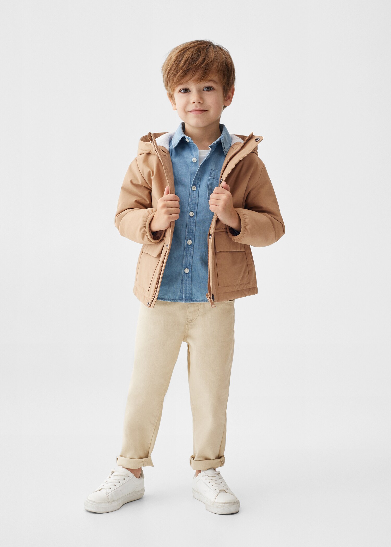 Anorak capucha bolsillos - Plano general