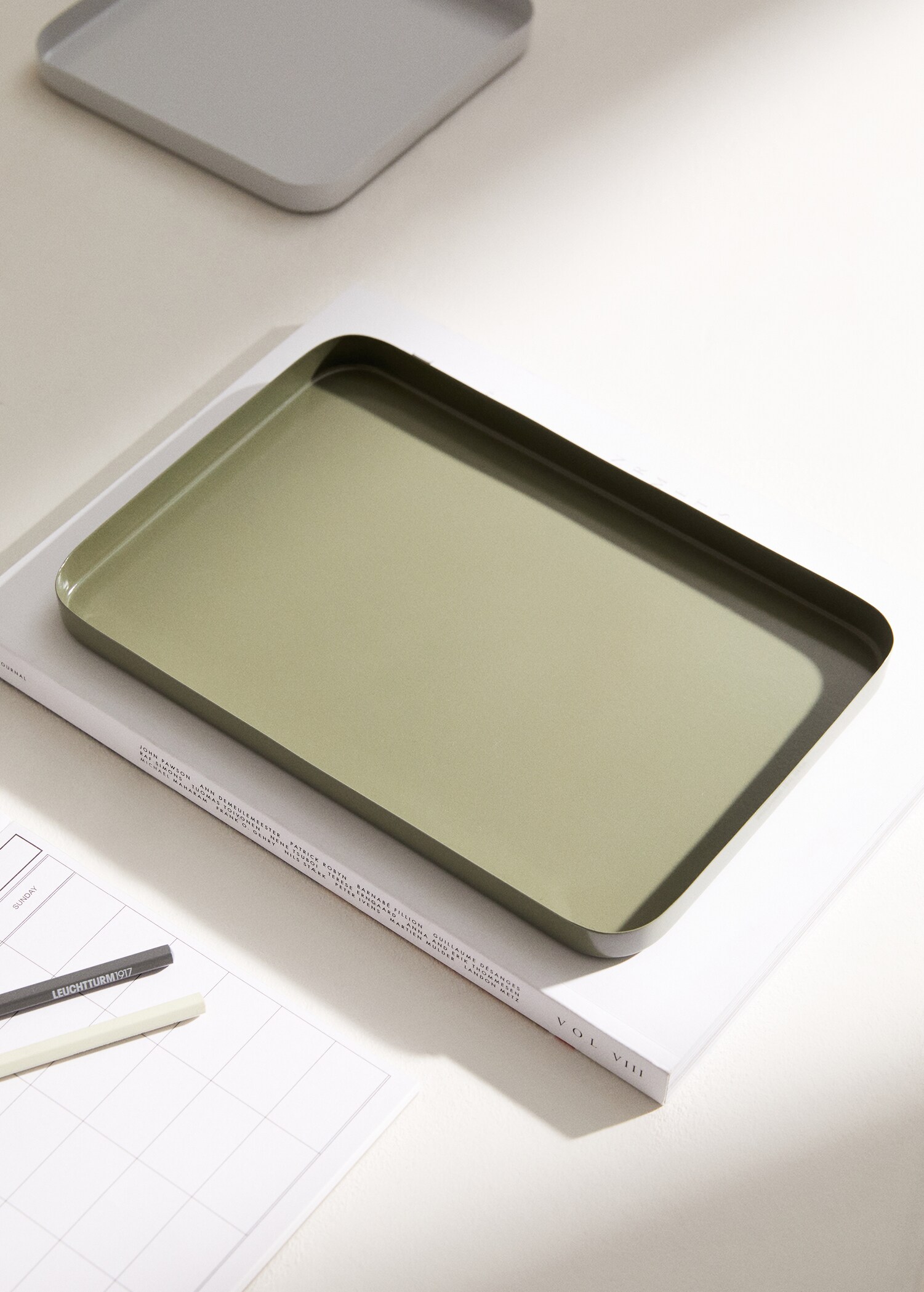 100% steel tray - General plane