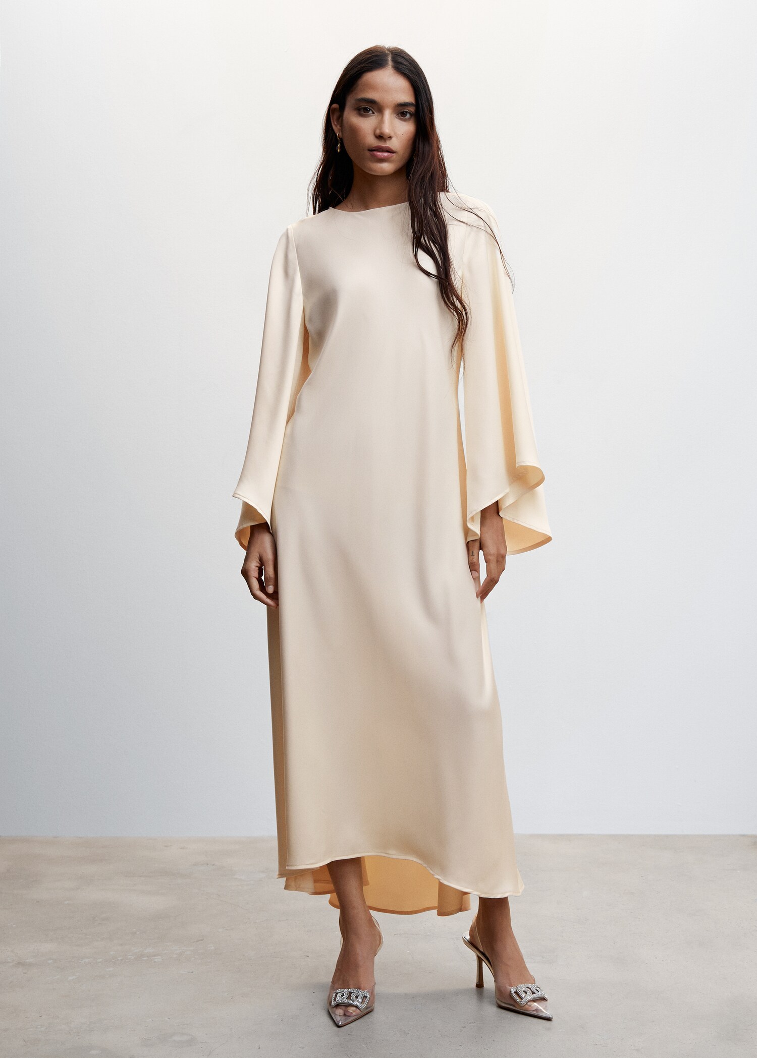 Flared sleeves dress - General plane