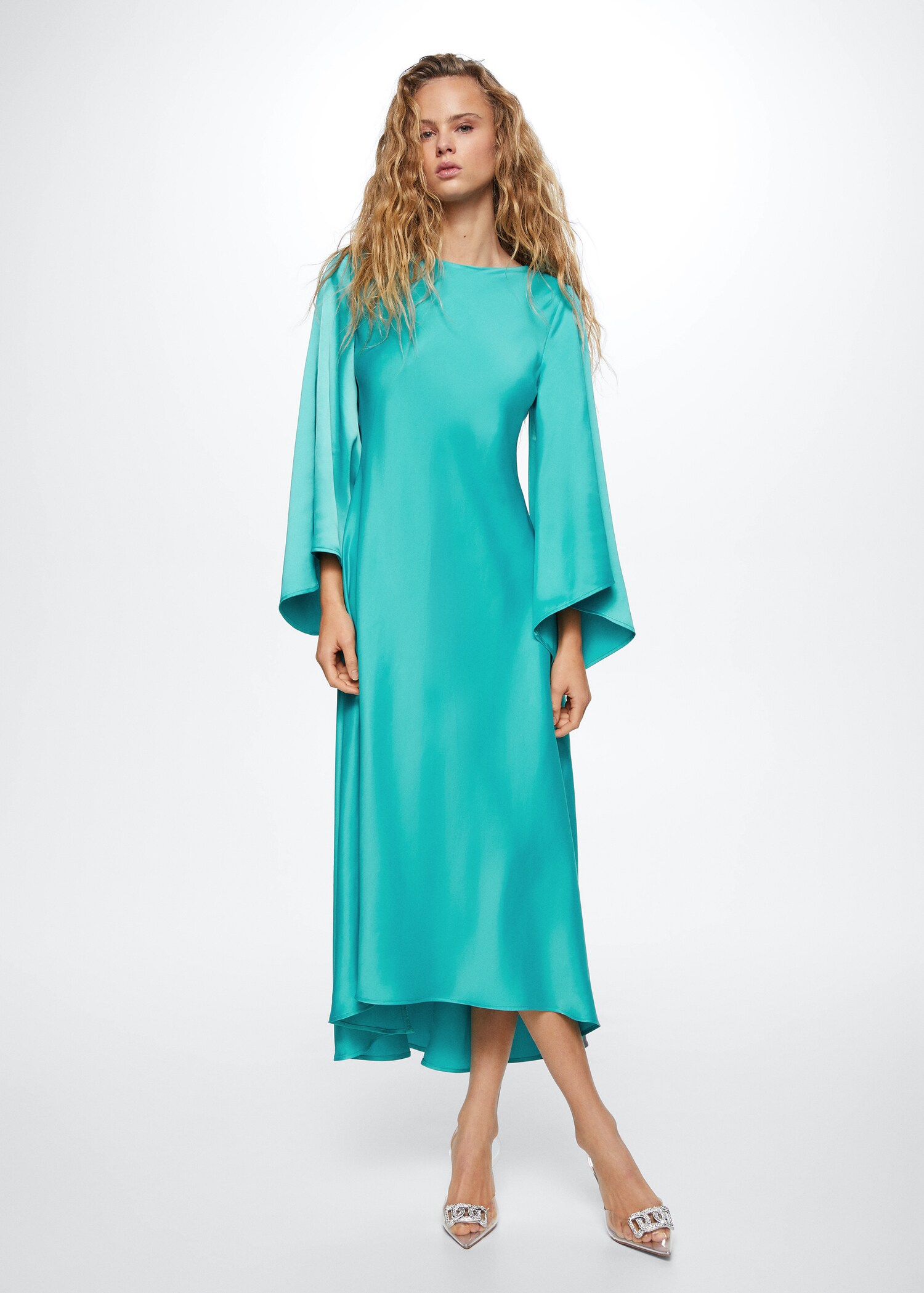 Flared sleeves dress - General plane