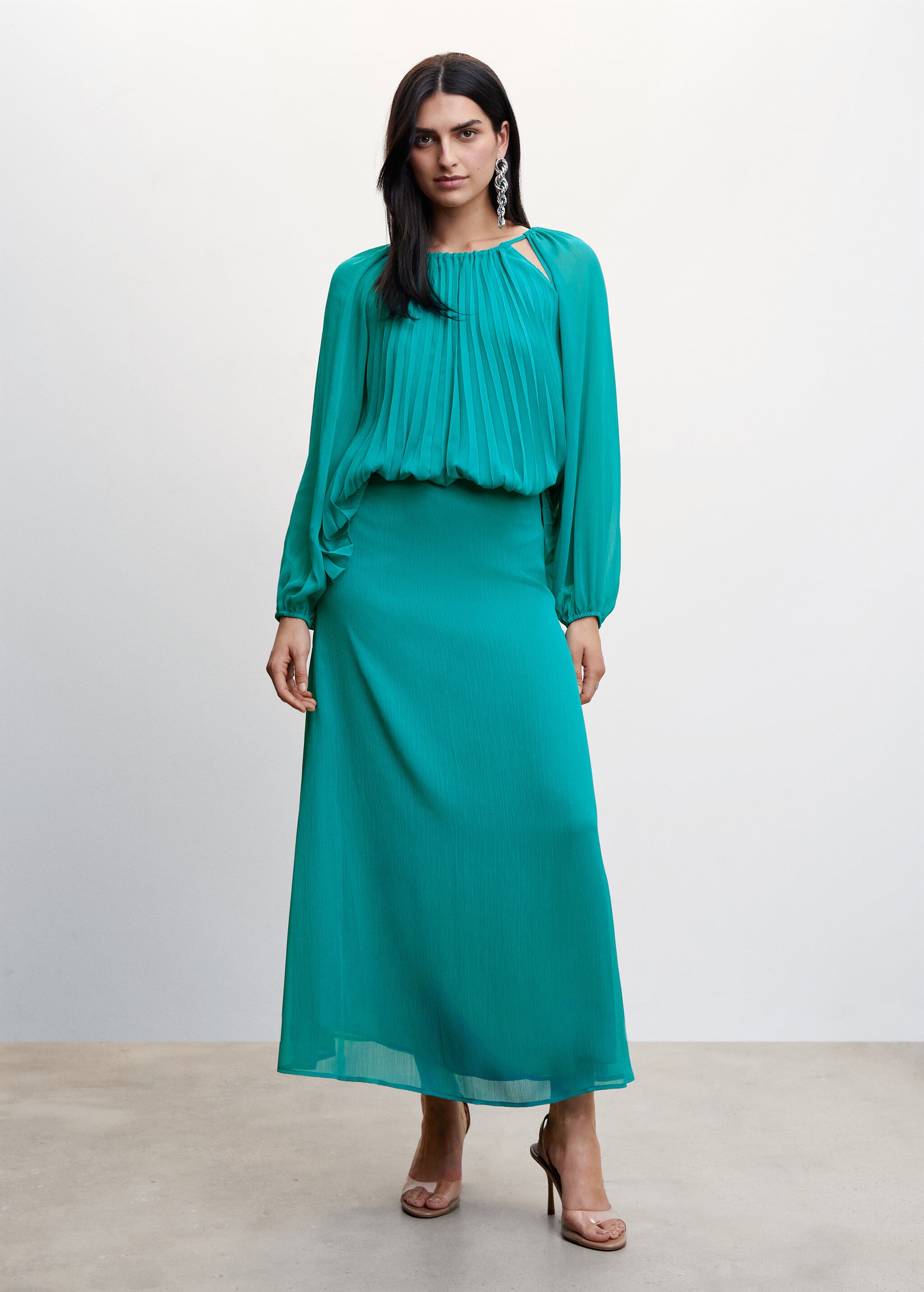 Pleated off-the-shoulder blouse - General plane