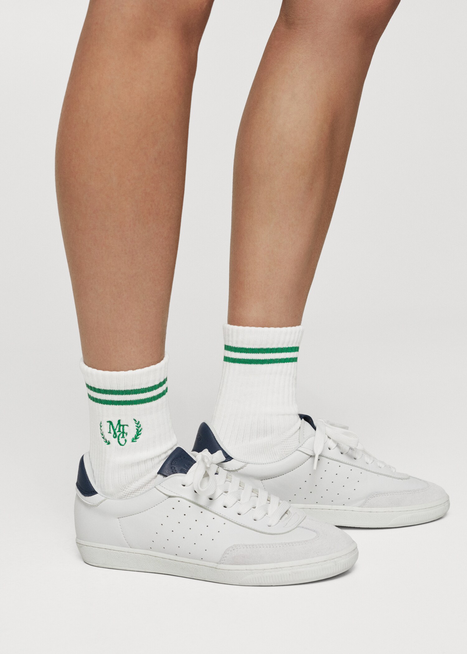 Embroidered double stripe socks - General plane