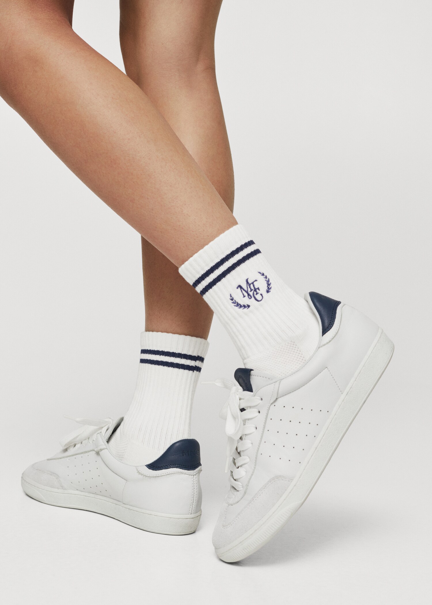 Embroidered double stripe socks - General plane