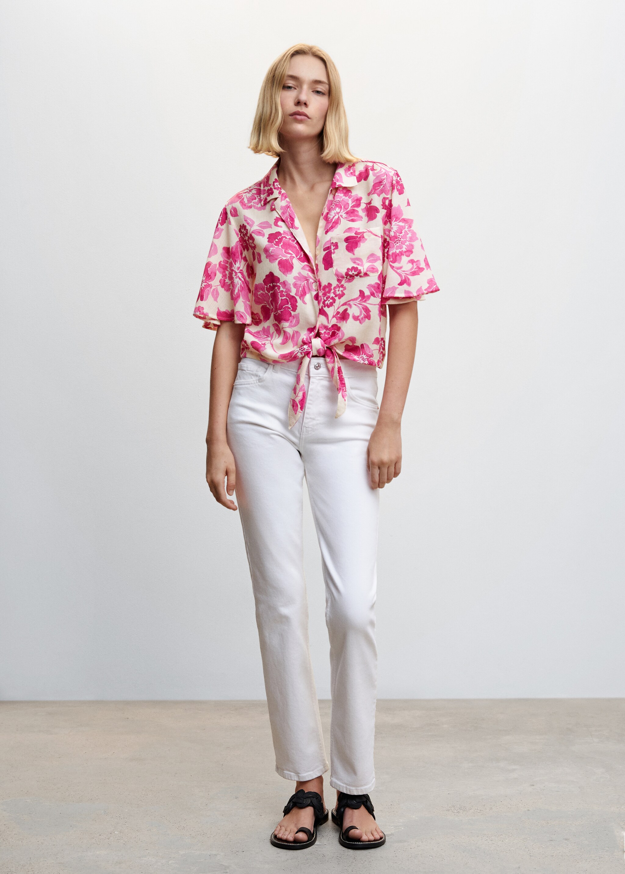 Floral shirt with knot - General plane