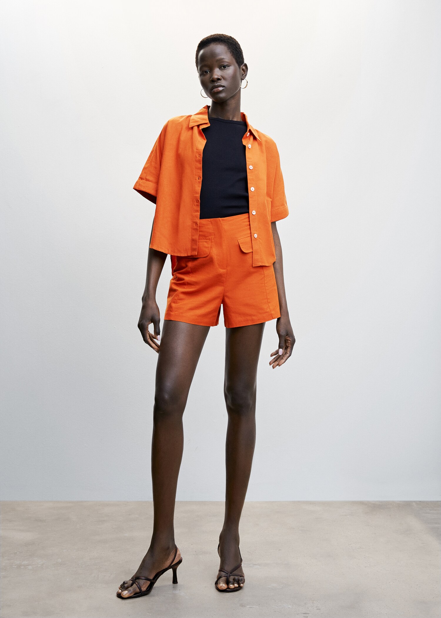 Linen shorts with pockets - General plane
