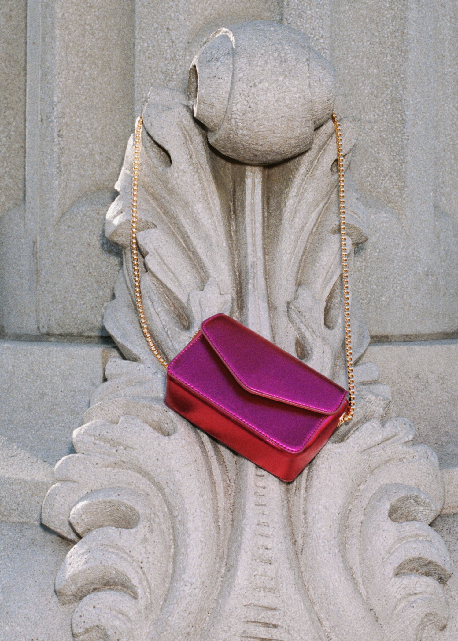 Metallic chain bag - General plane