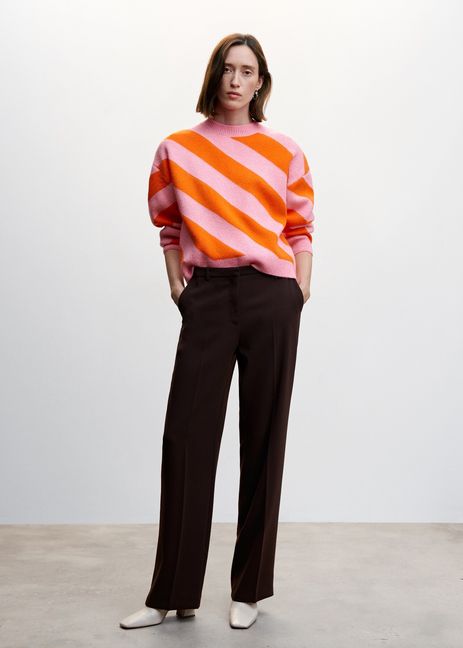 Round-neck striped sweater - General plane