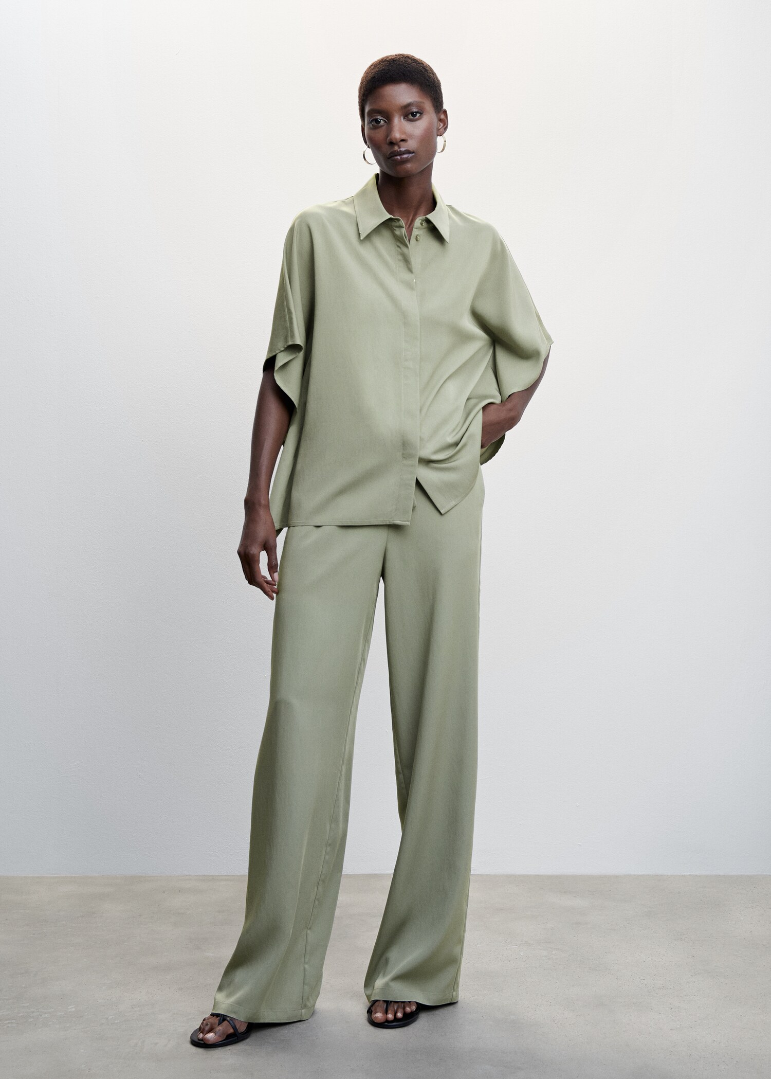 Flowy straight-fit trousers - General plane