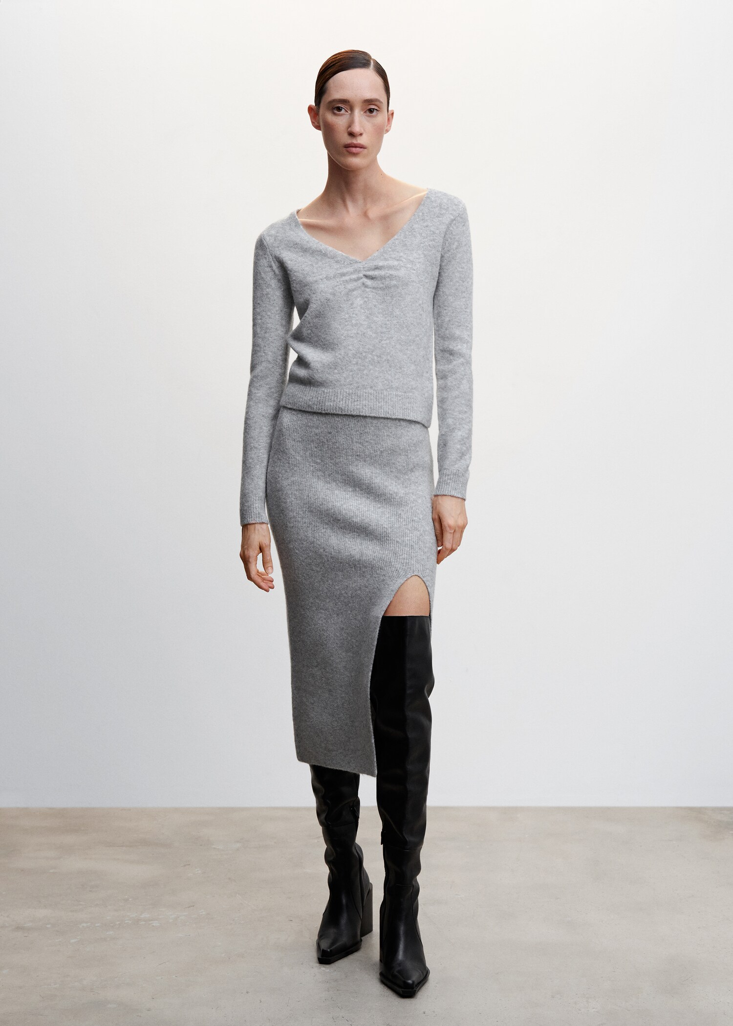 Slit knitted skirt - General plane