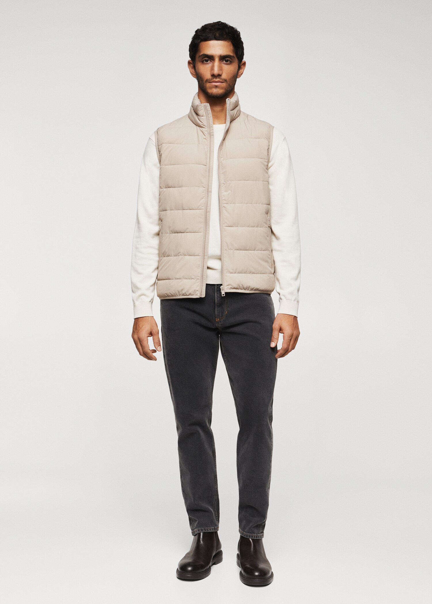 Ultra-light quilted gilet - General plane