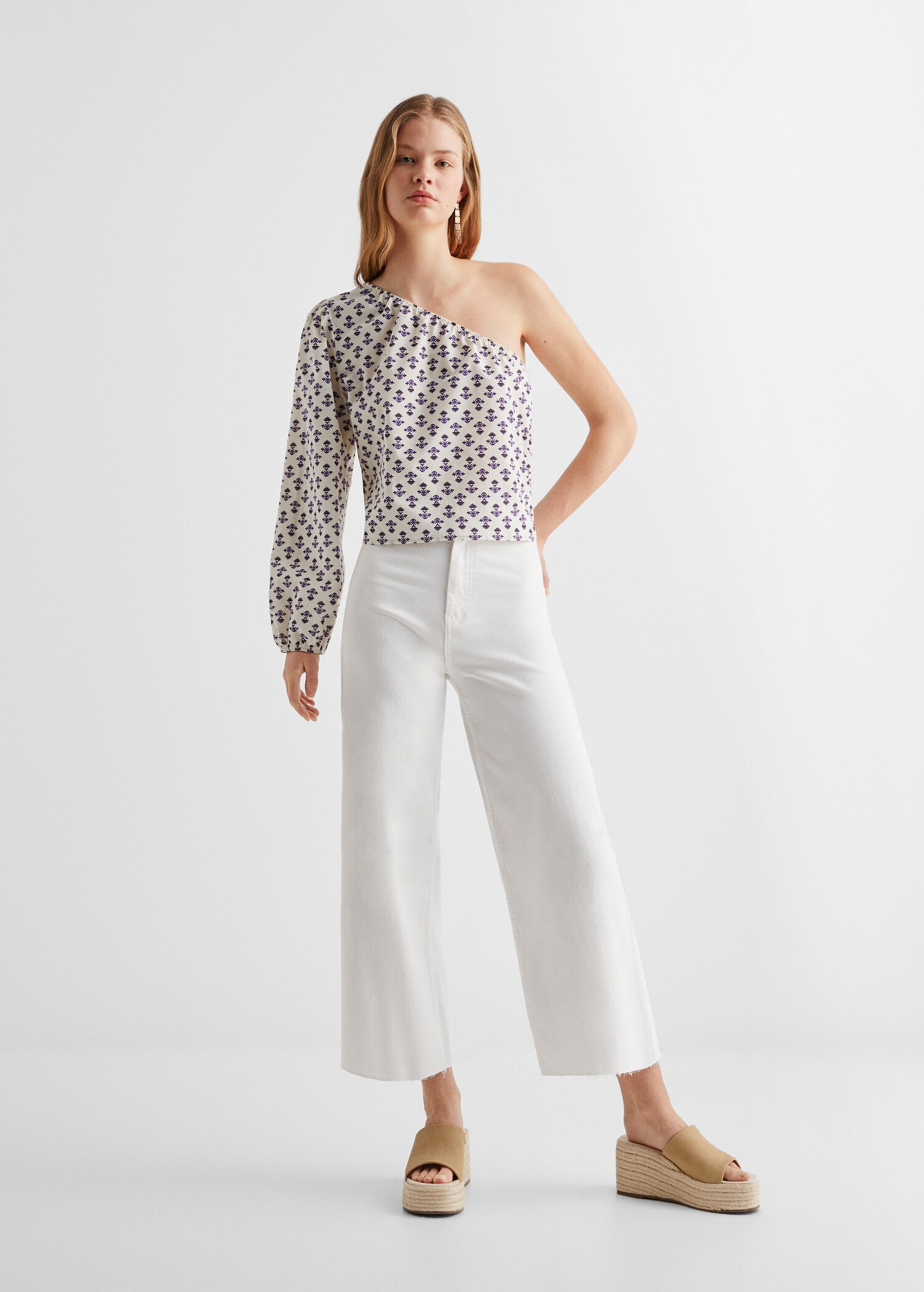 Asymmetrical printed blouse - General plane