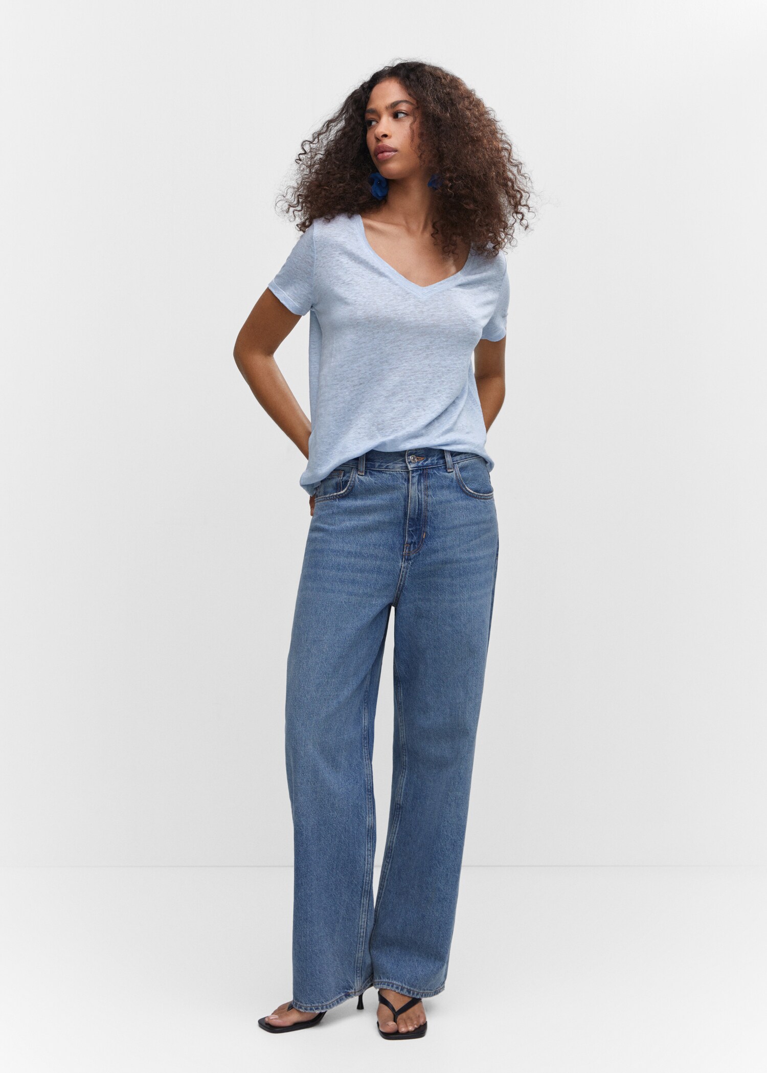 V-neck linen t-shirt - General plane