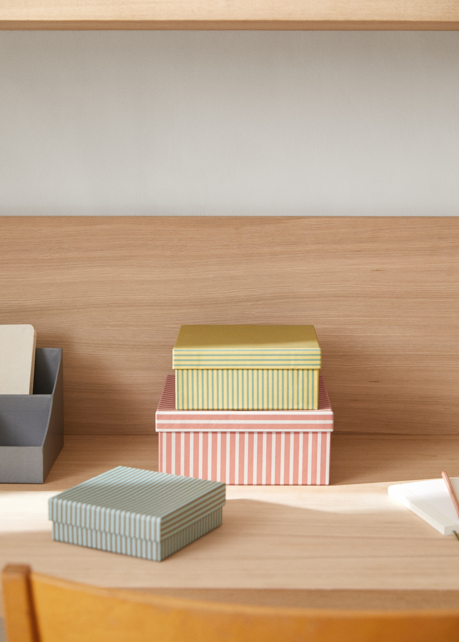 Striped storage box 21x21cm - General plane