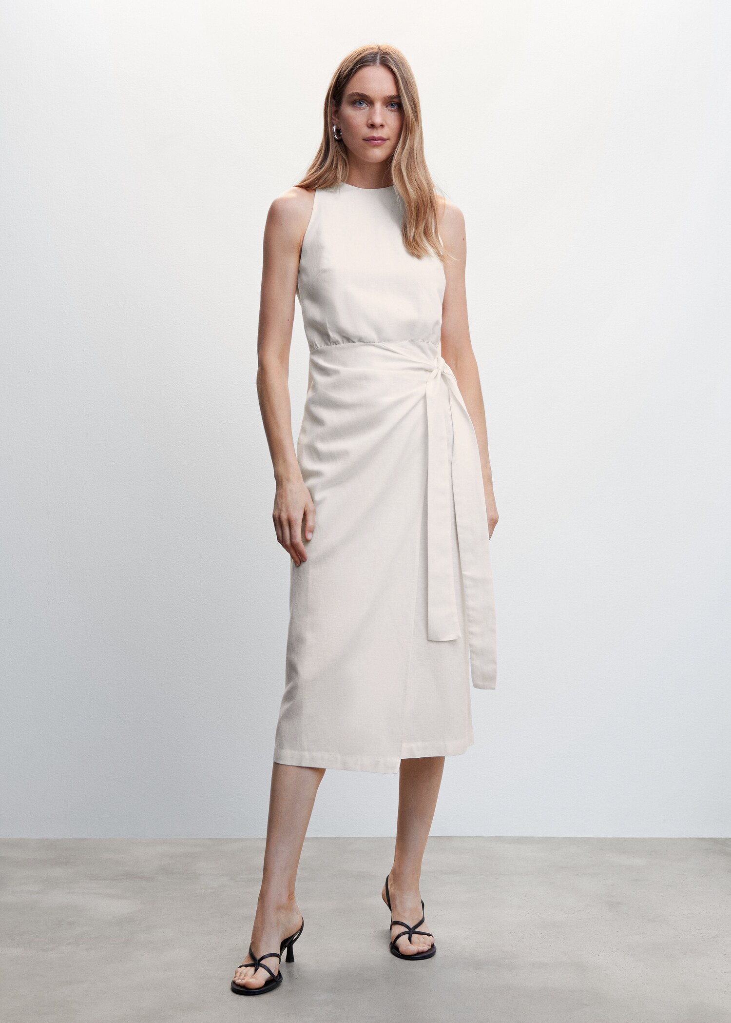Robe nœud sur le côté - Plan général