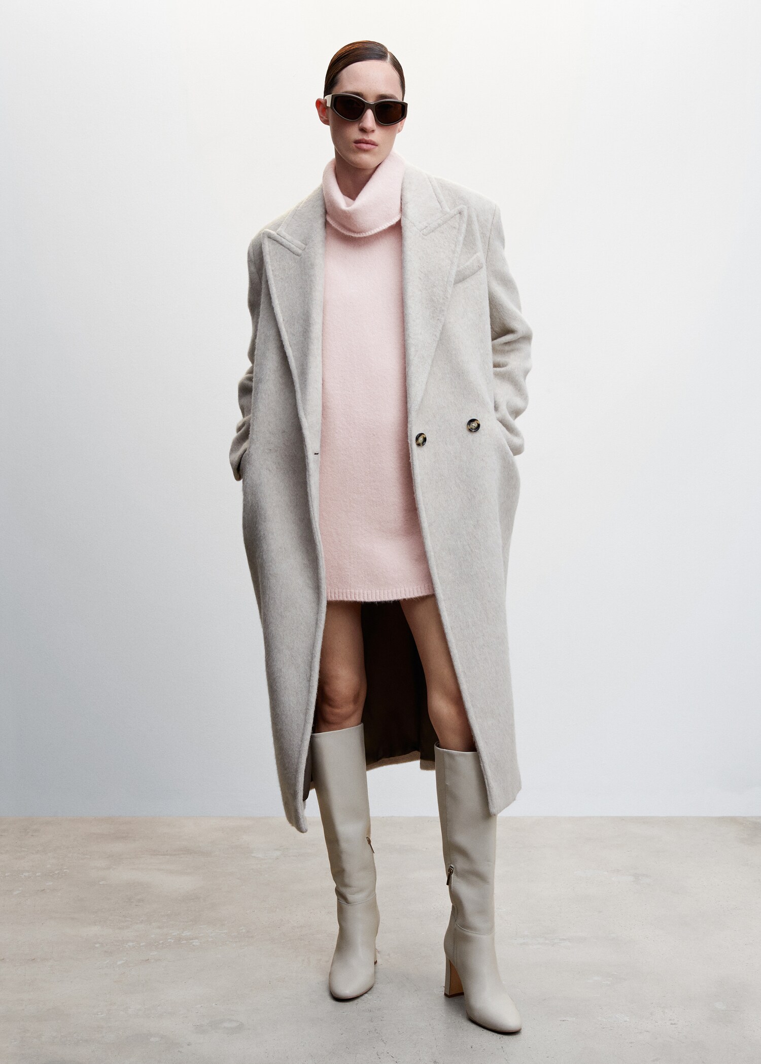 Knitted turtleneck dress - General plane