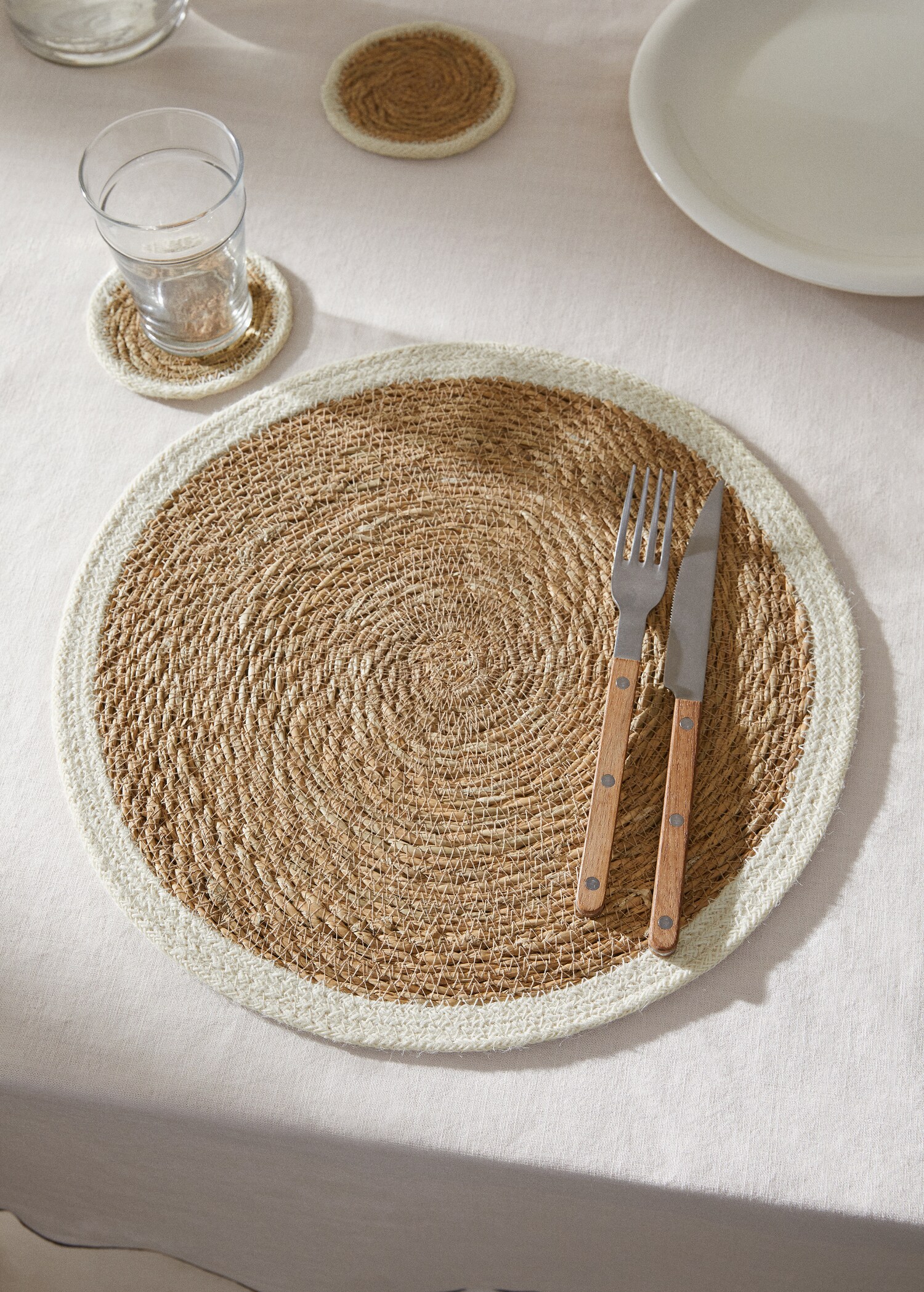 Rundes Tischset aus Naturfasern - Allgemeine Ansicht