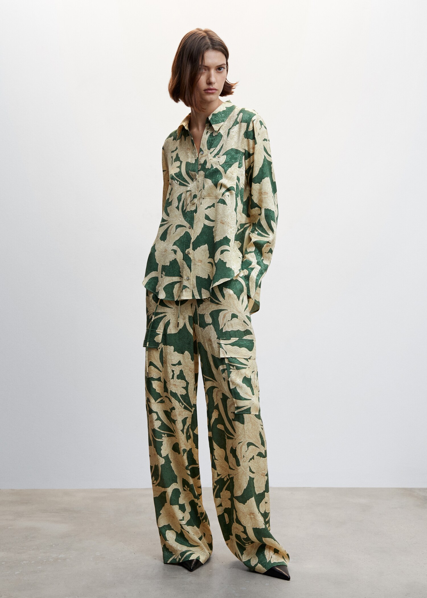 Floral jacquard pants with pockets - General plane