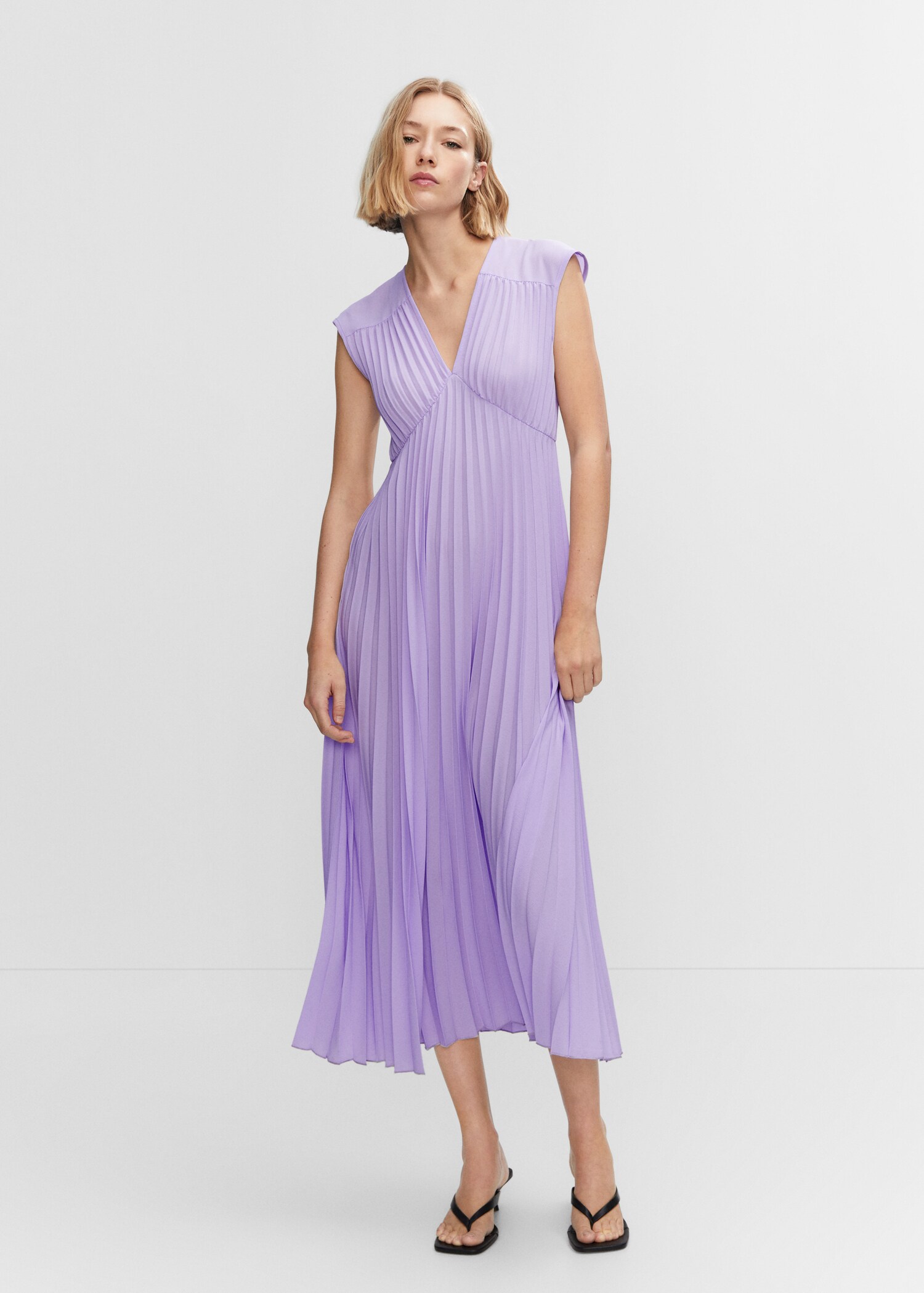 Robe plissée col V - Plan général