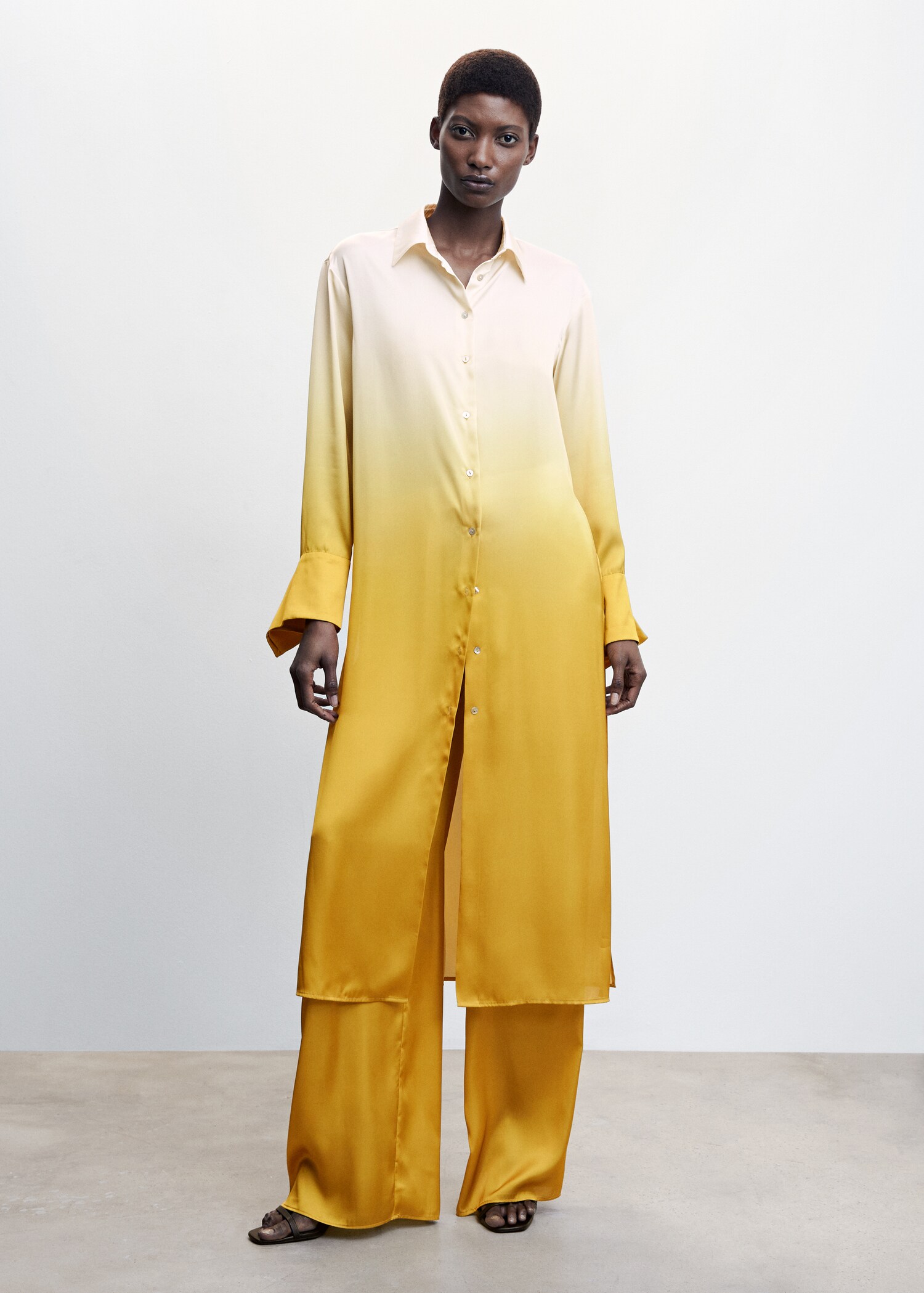Pantalón satinado degradado - Plano general