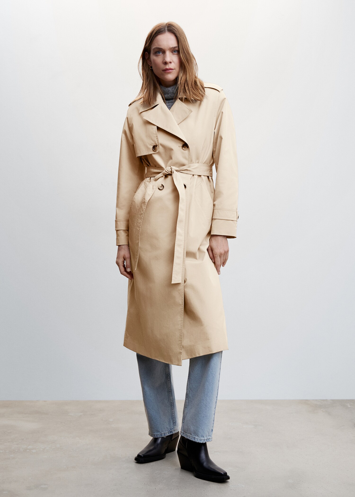 Double-button trench coat - General plane