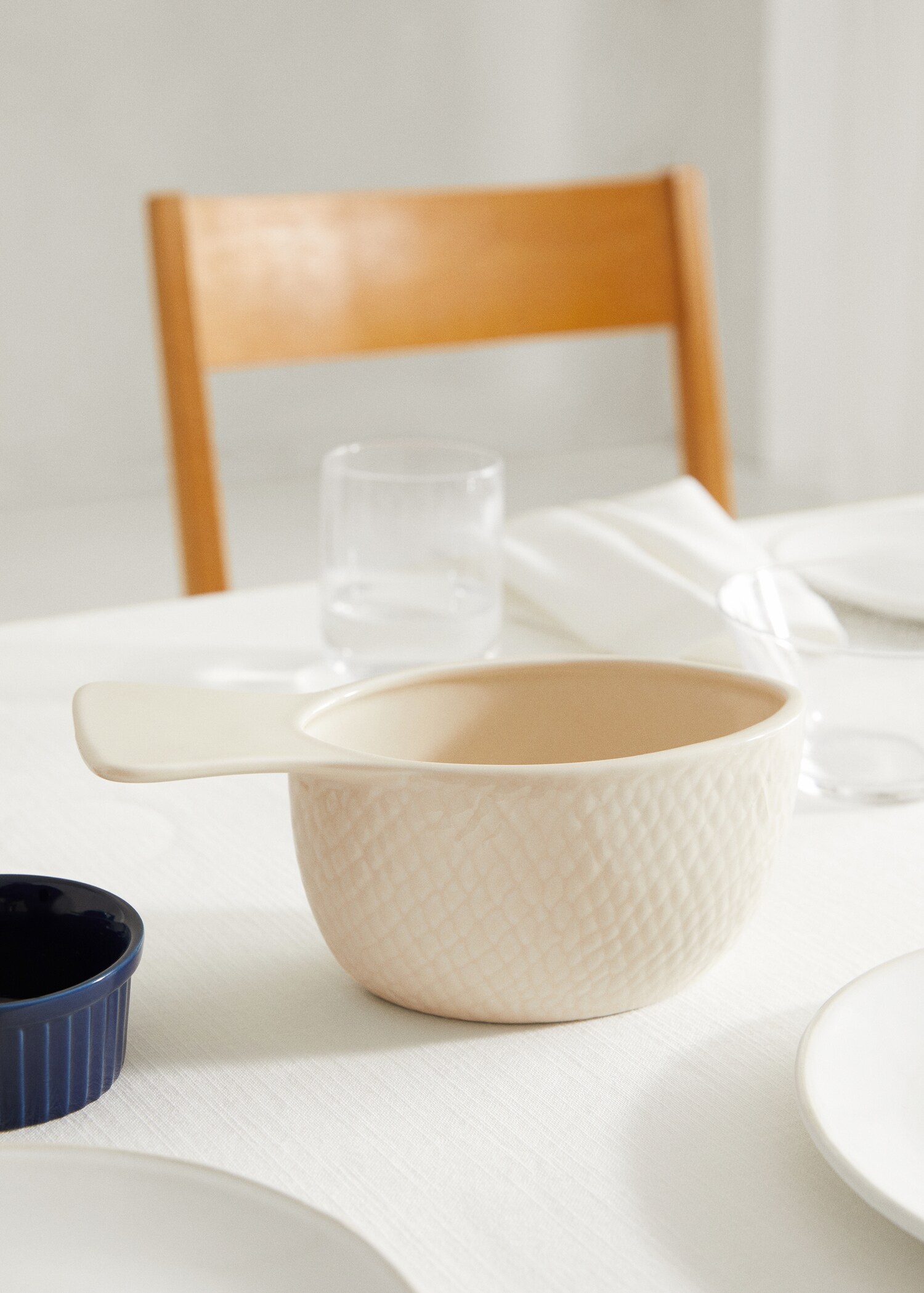 Bowl porcelana forma pez 21cm - Plano general