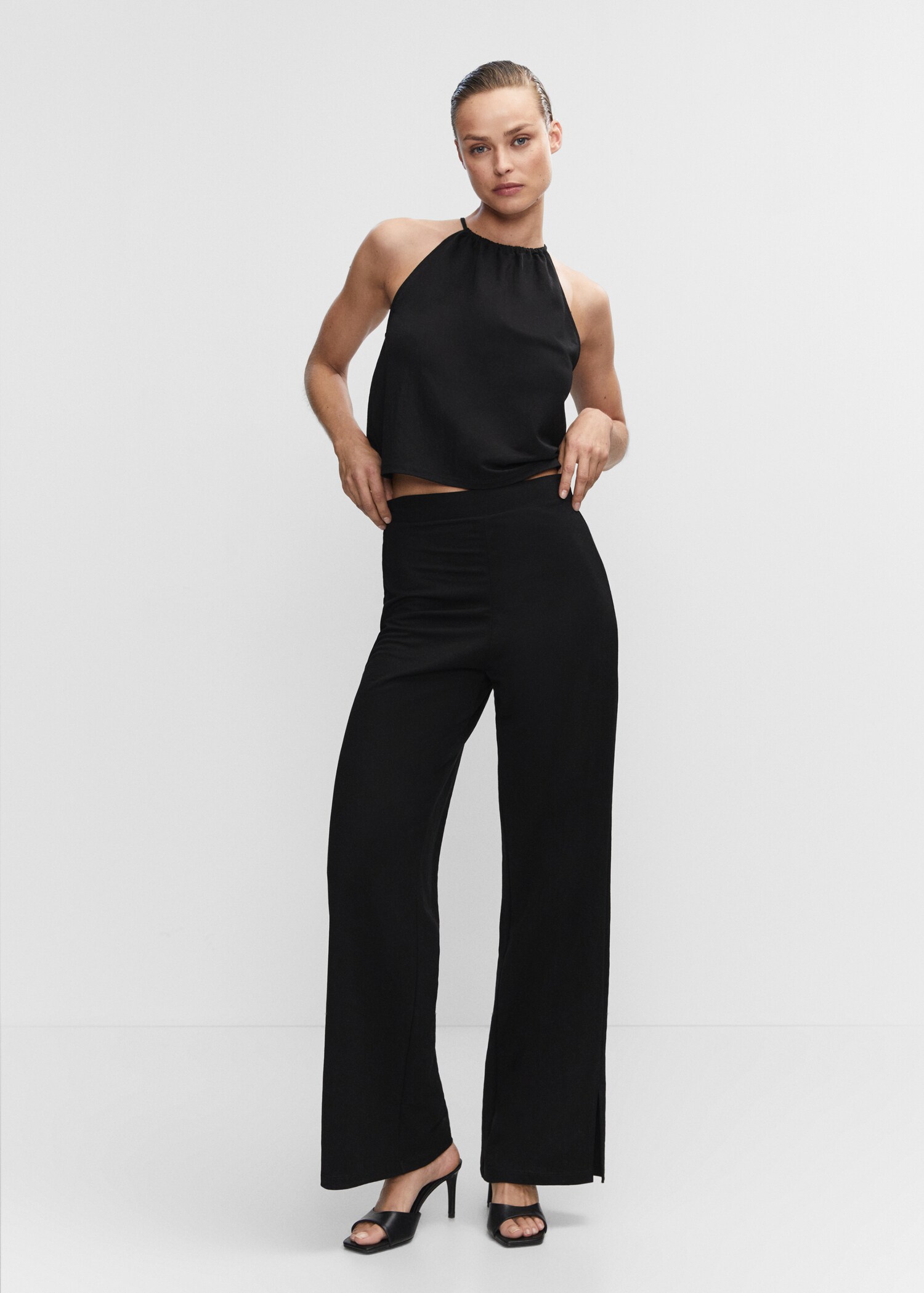 Straight trousers with openings - General plane