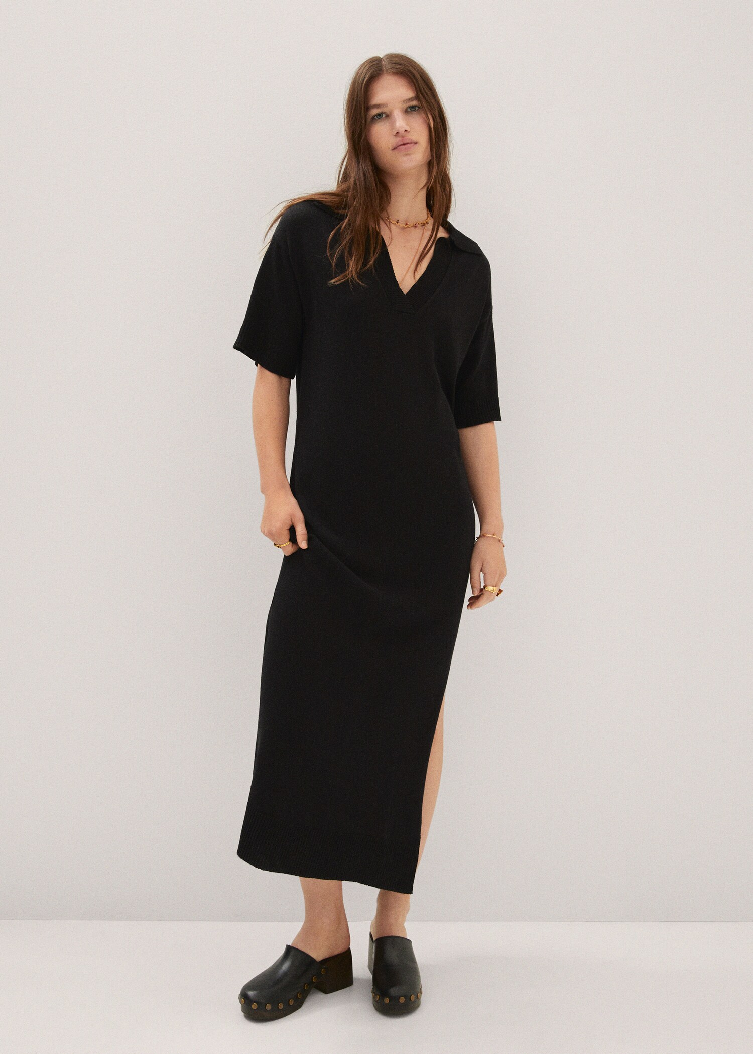 Knitted dress with openings - General plane