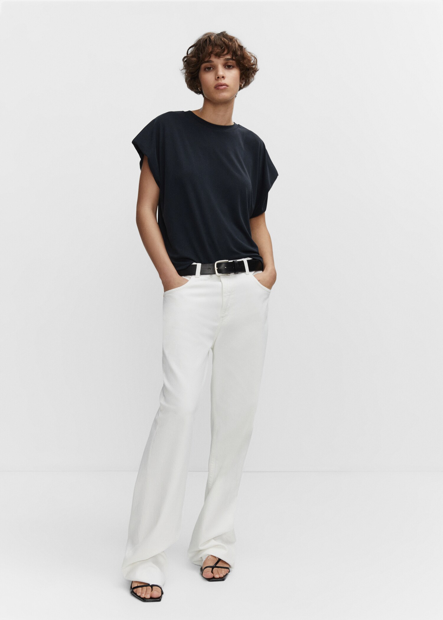Tricou din modal oversize - Plan general
