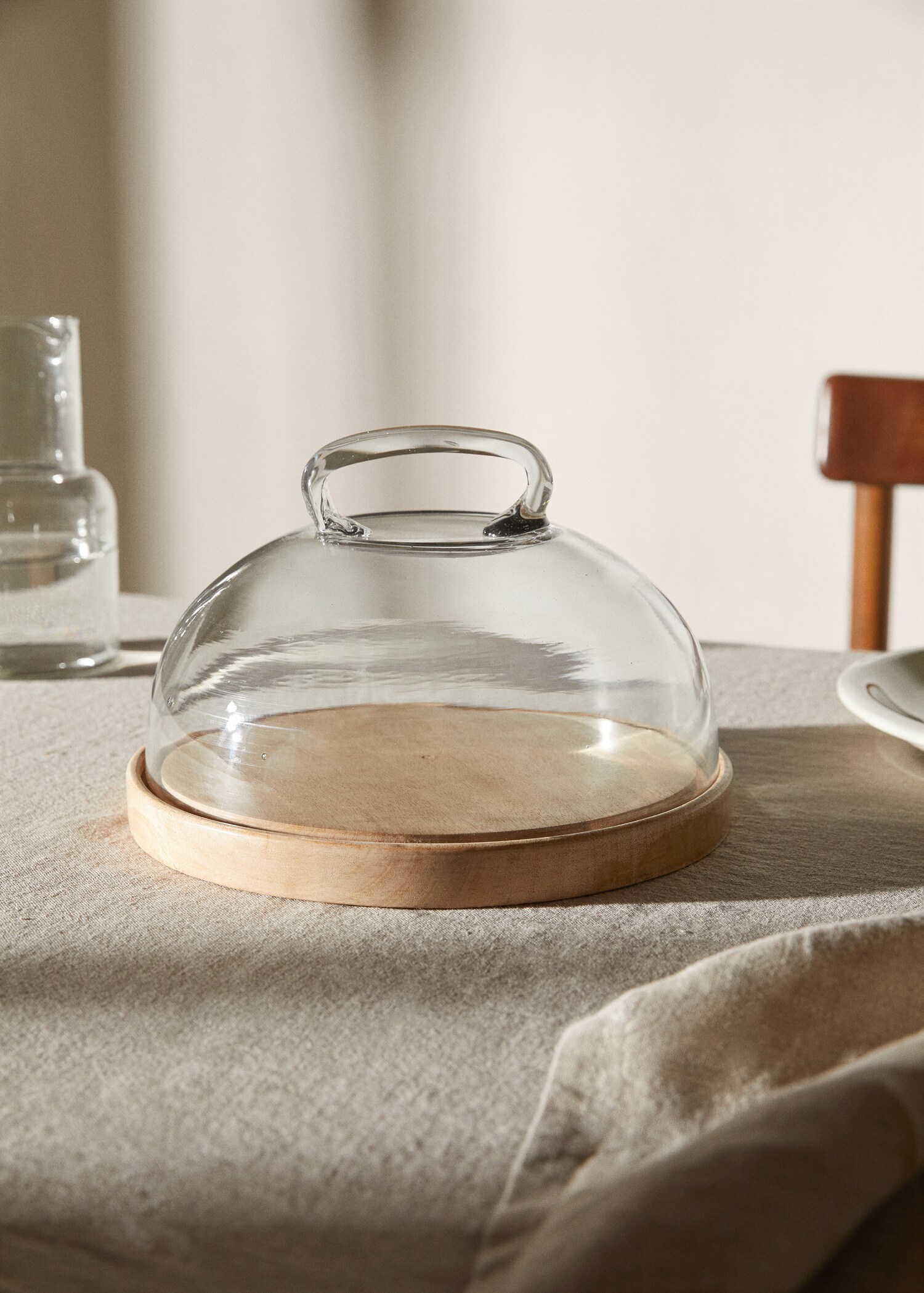 Glass and wood cake dish - General plane