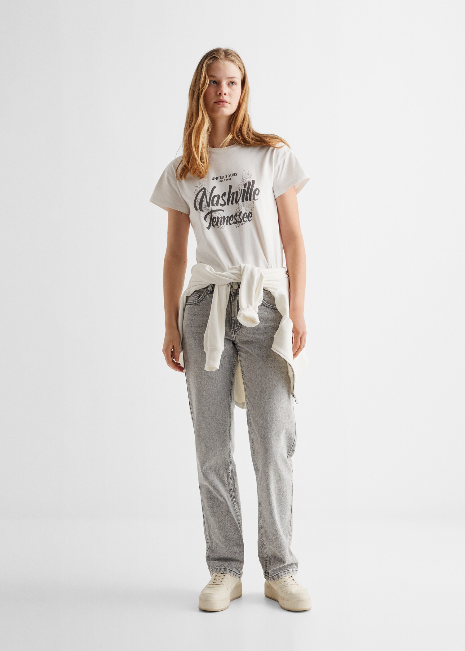 Short-sleeved printed t-shirt - Загальний план