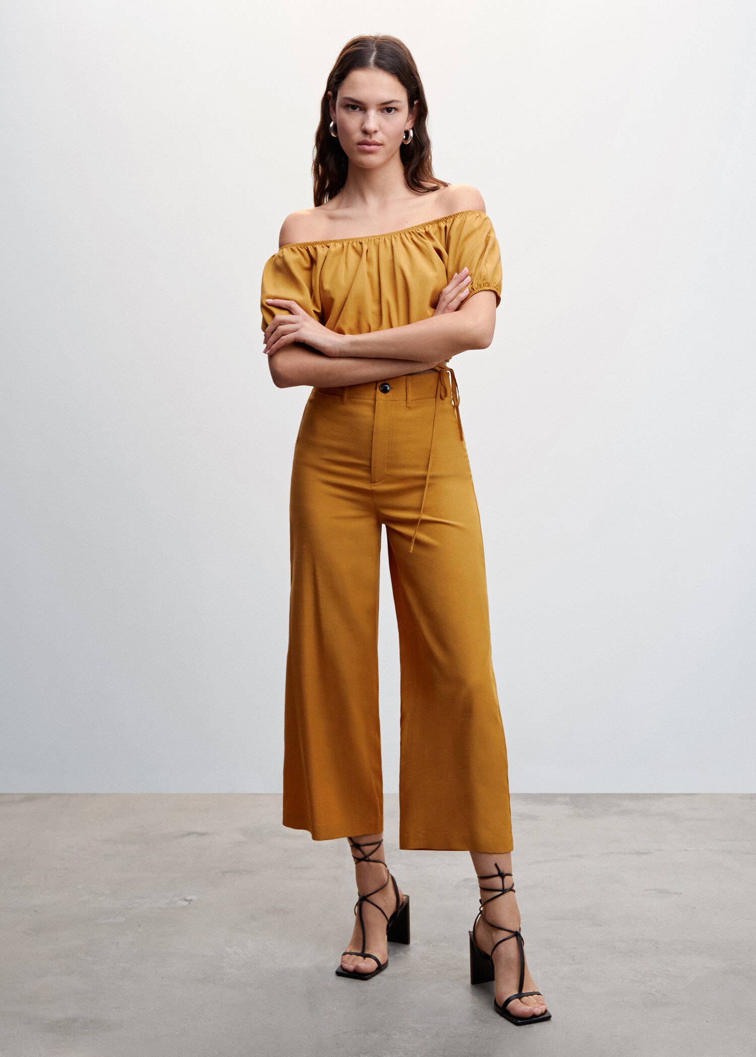 High-waist crop trousers - General plane