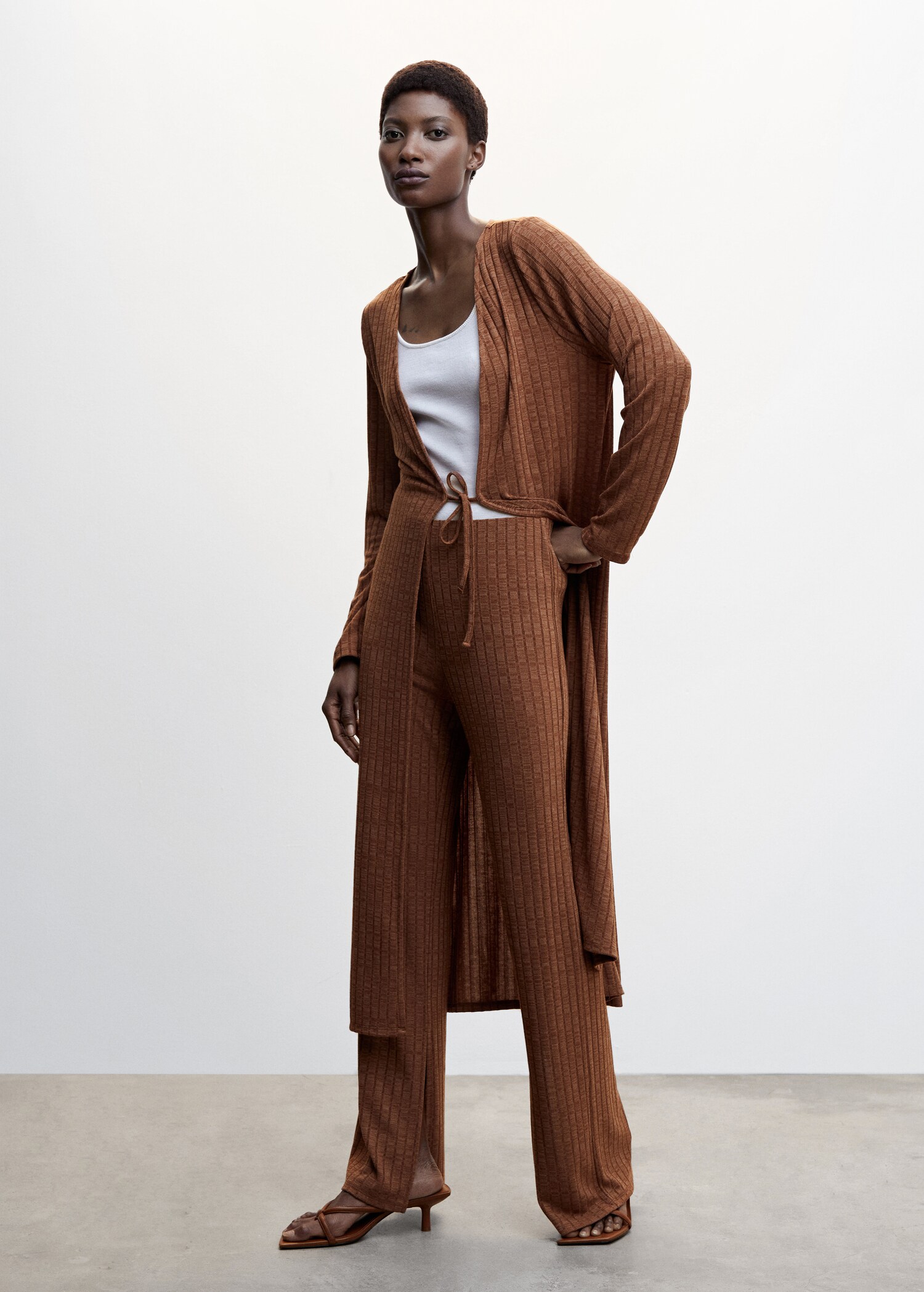 Ribbed knit trousers - General plane