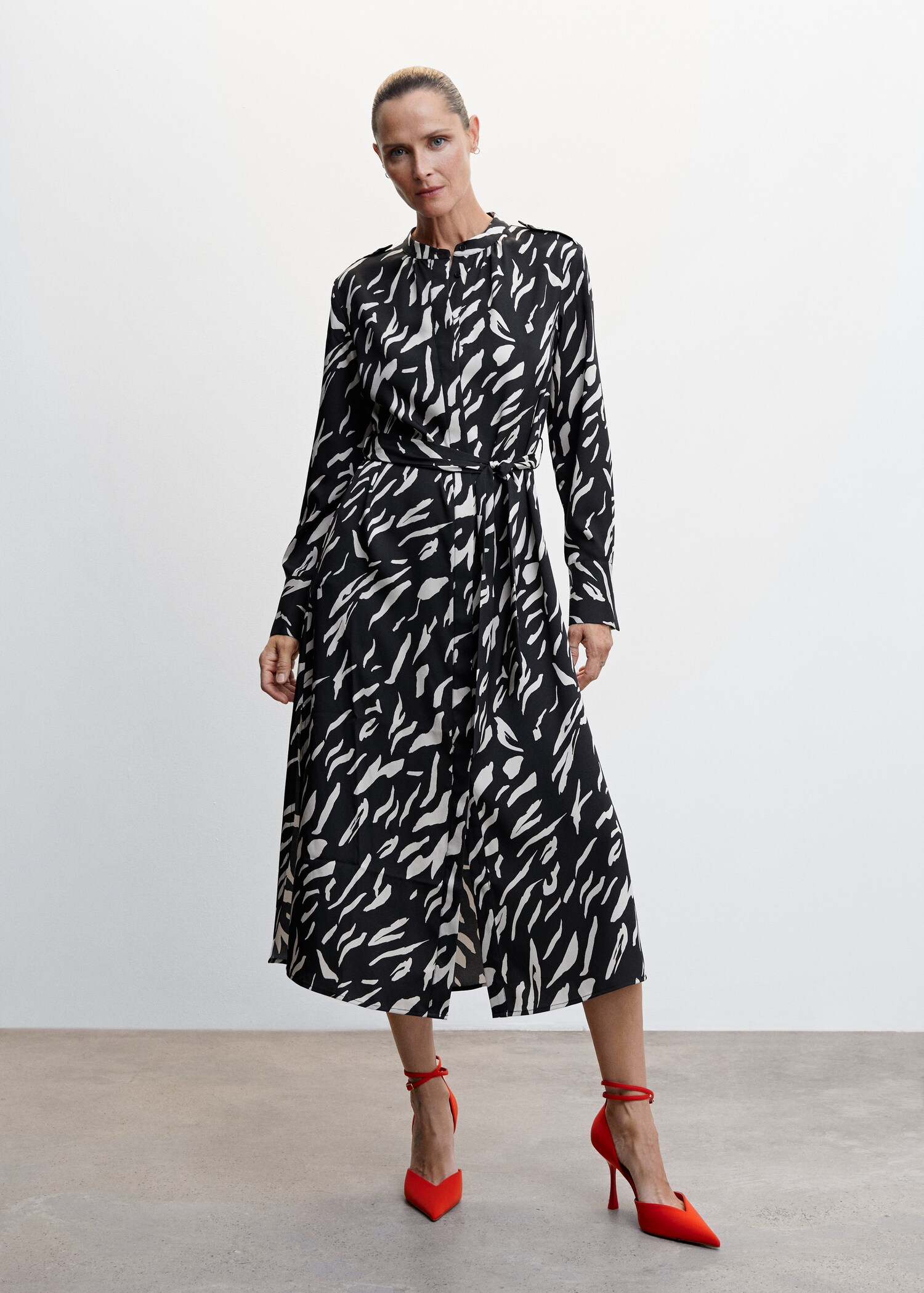 Vestido estampado midi - Plano general