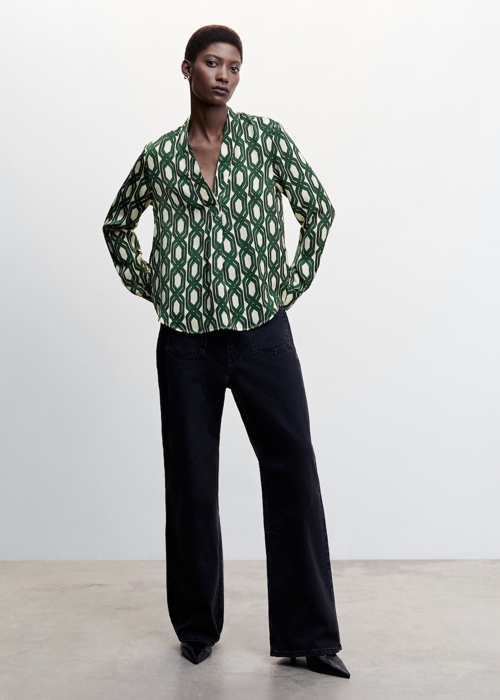 Blusa estampado geometrico Mujer MNG Ecuador