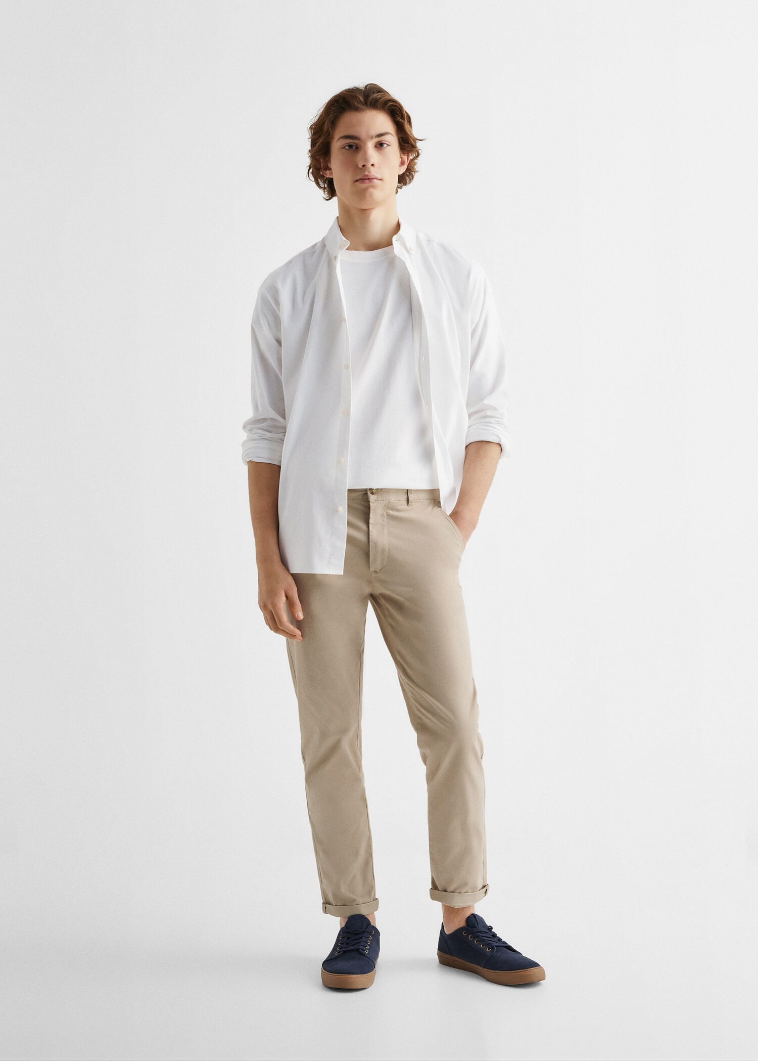 Pantalón chino algodón  - Plano general