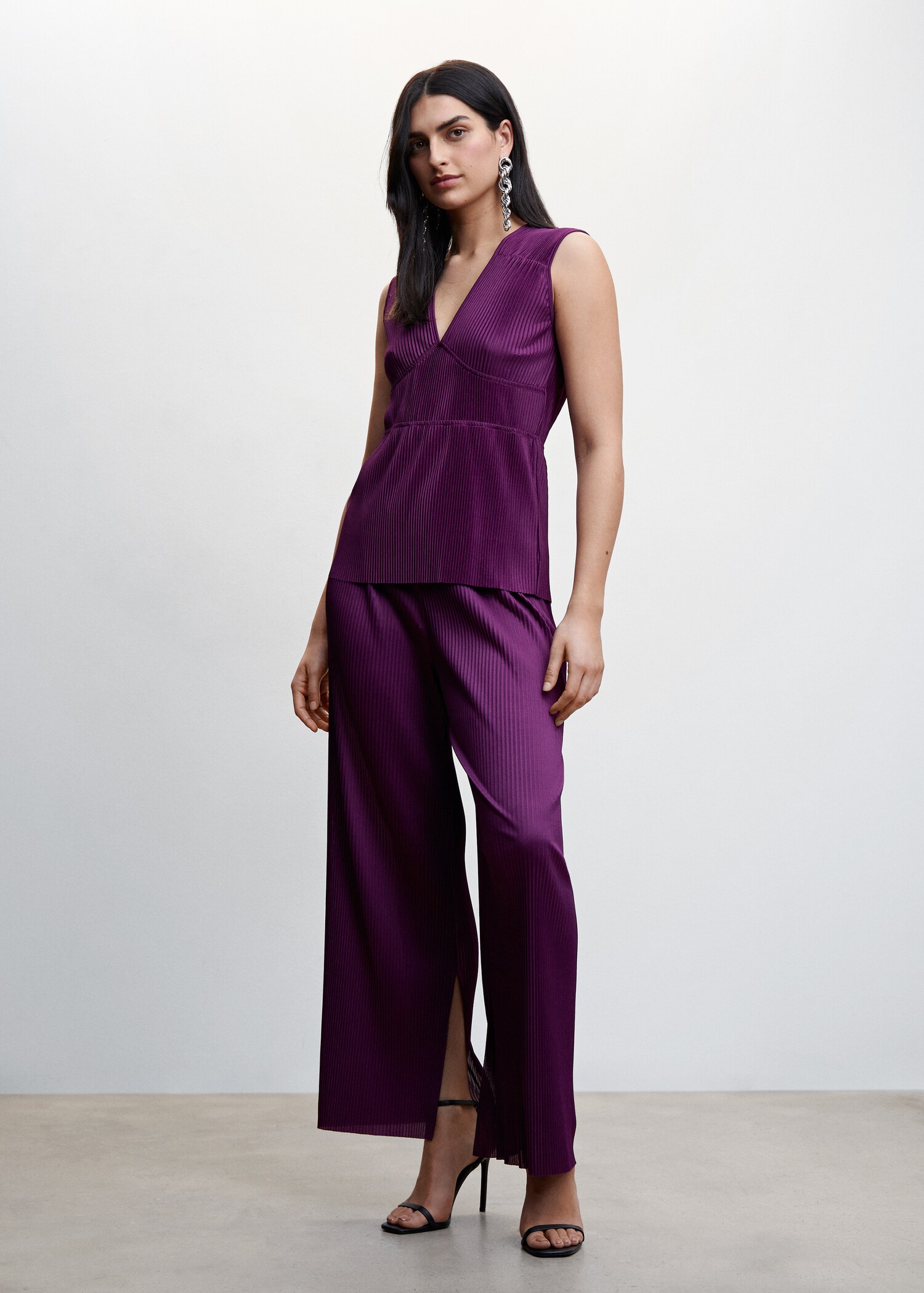 Pleated palazzo trousers - General plane