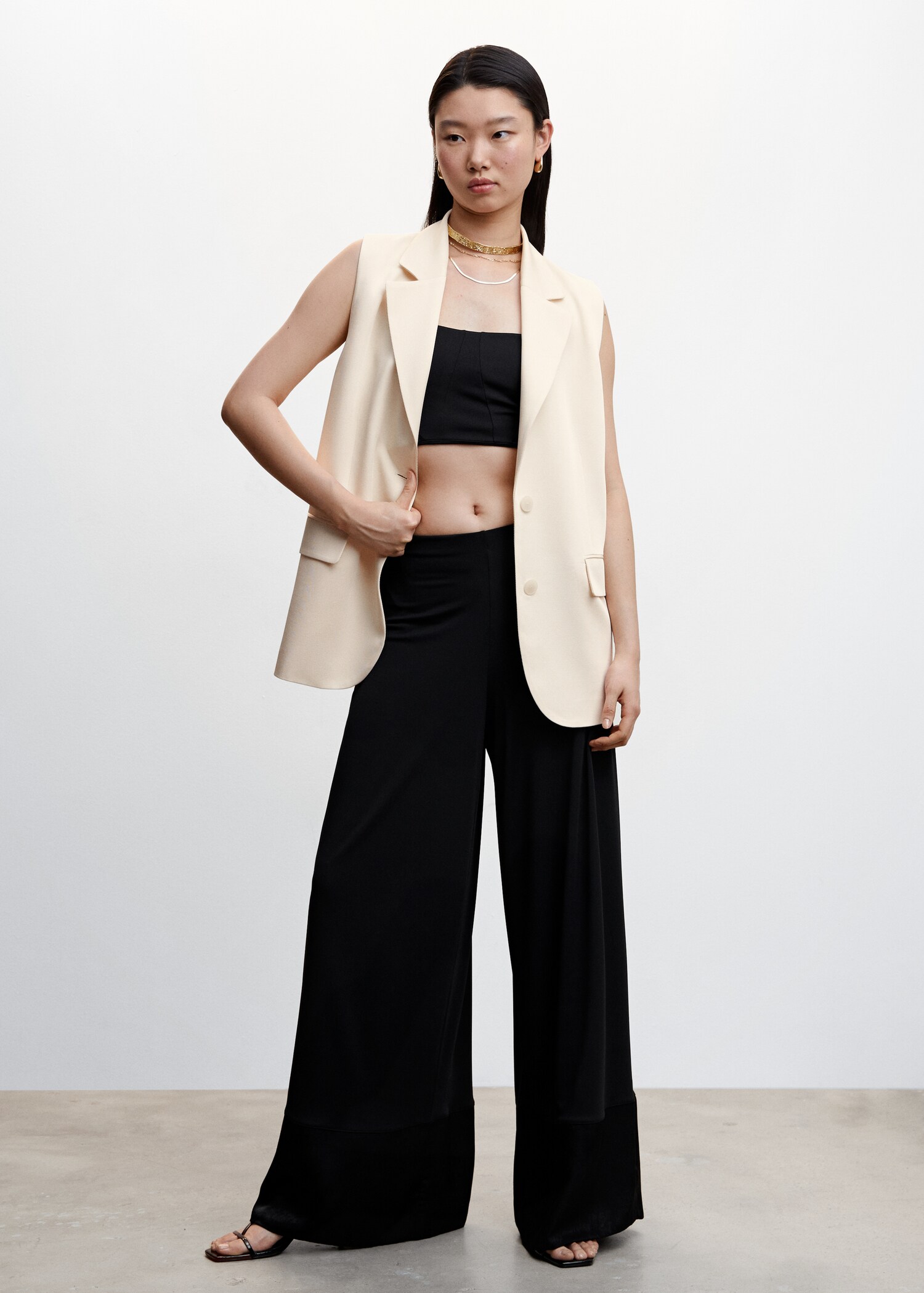 Gilet with pockets - General plane