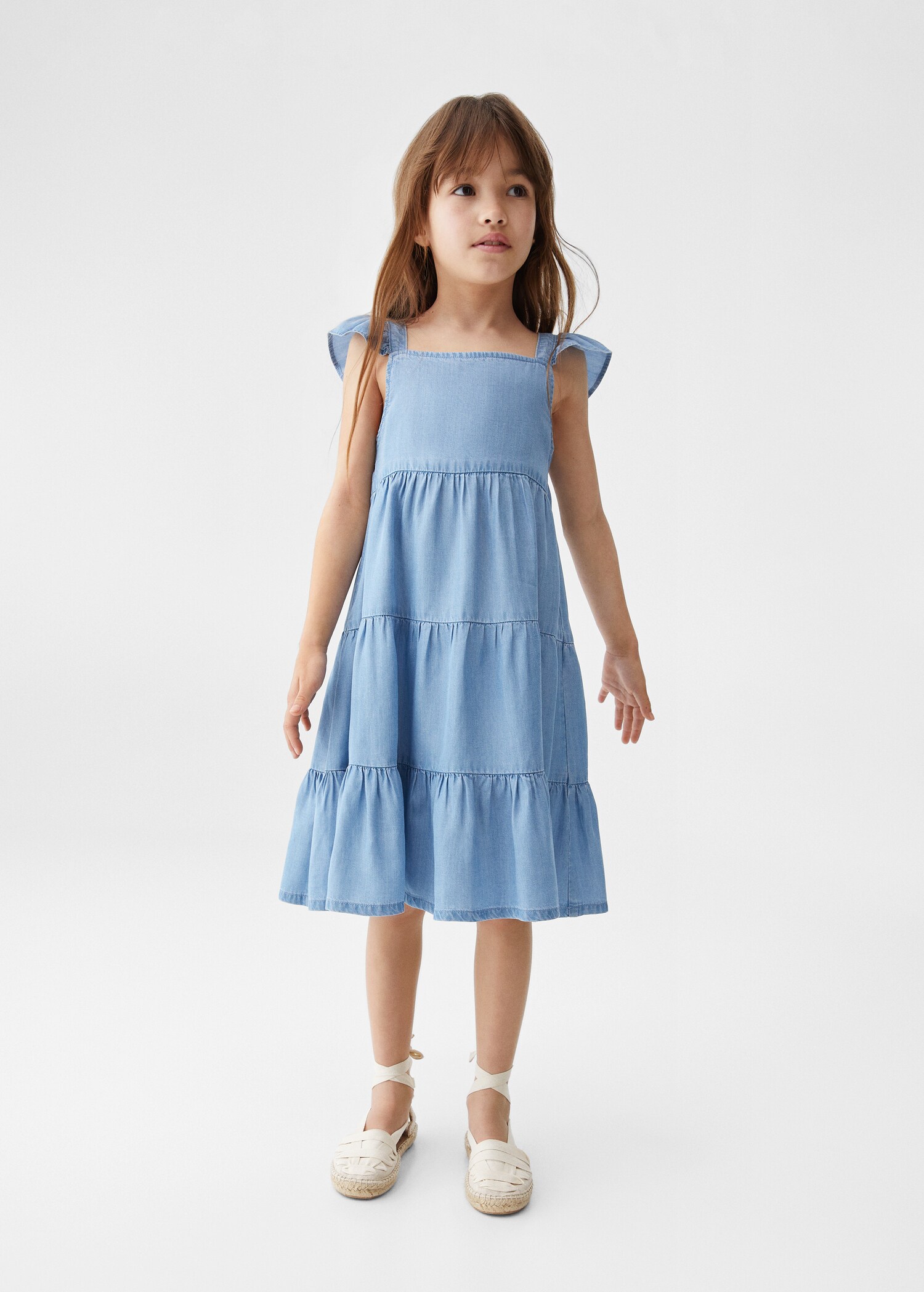 Ruffled dress - General plane